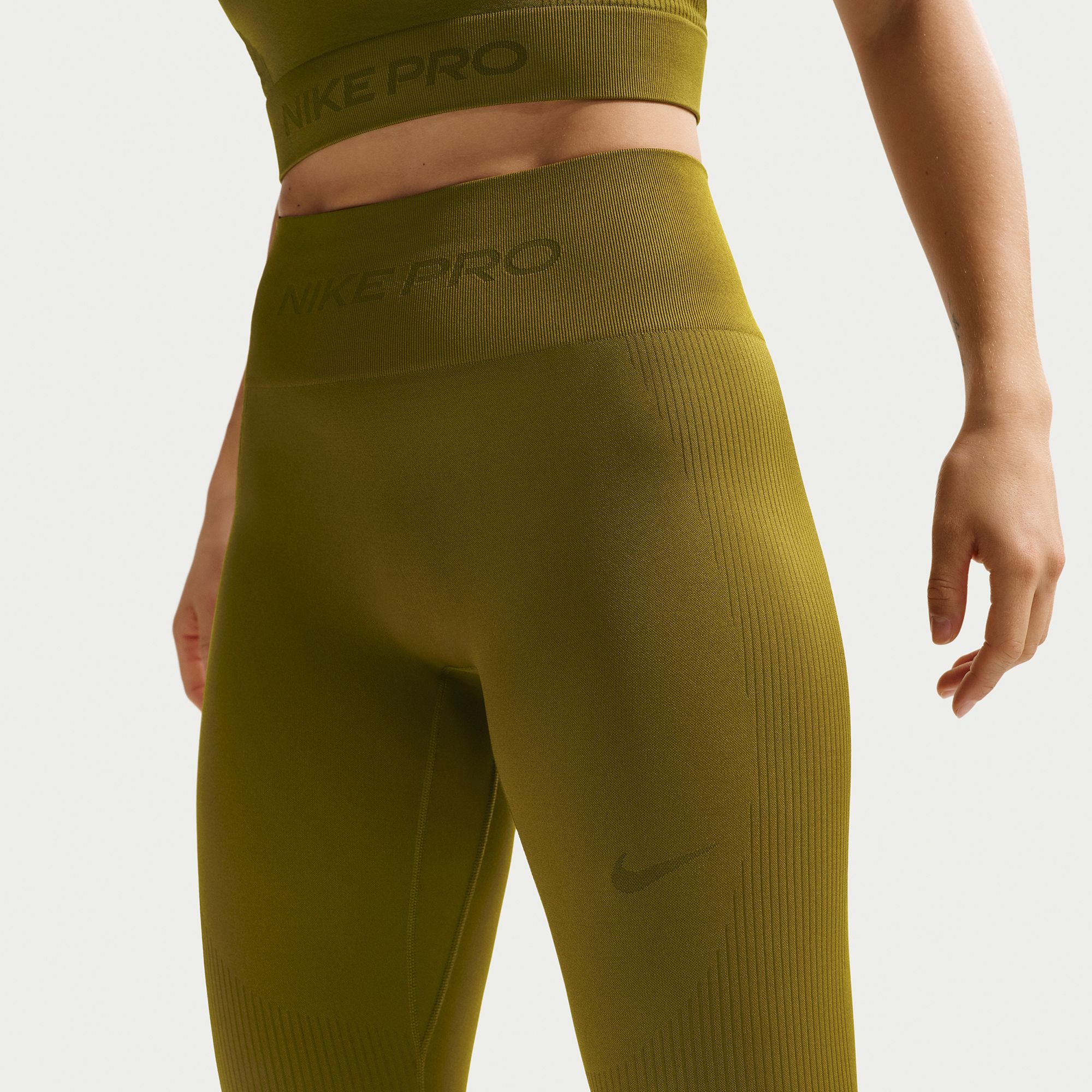 Nike Women's Pro Seamless High-Waisted 7/8 Leggings product image