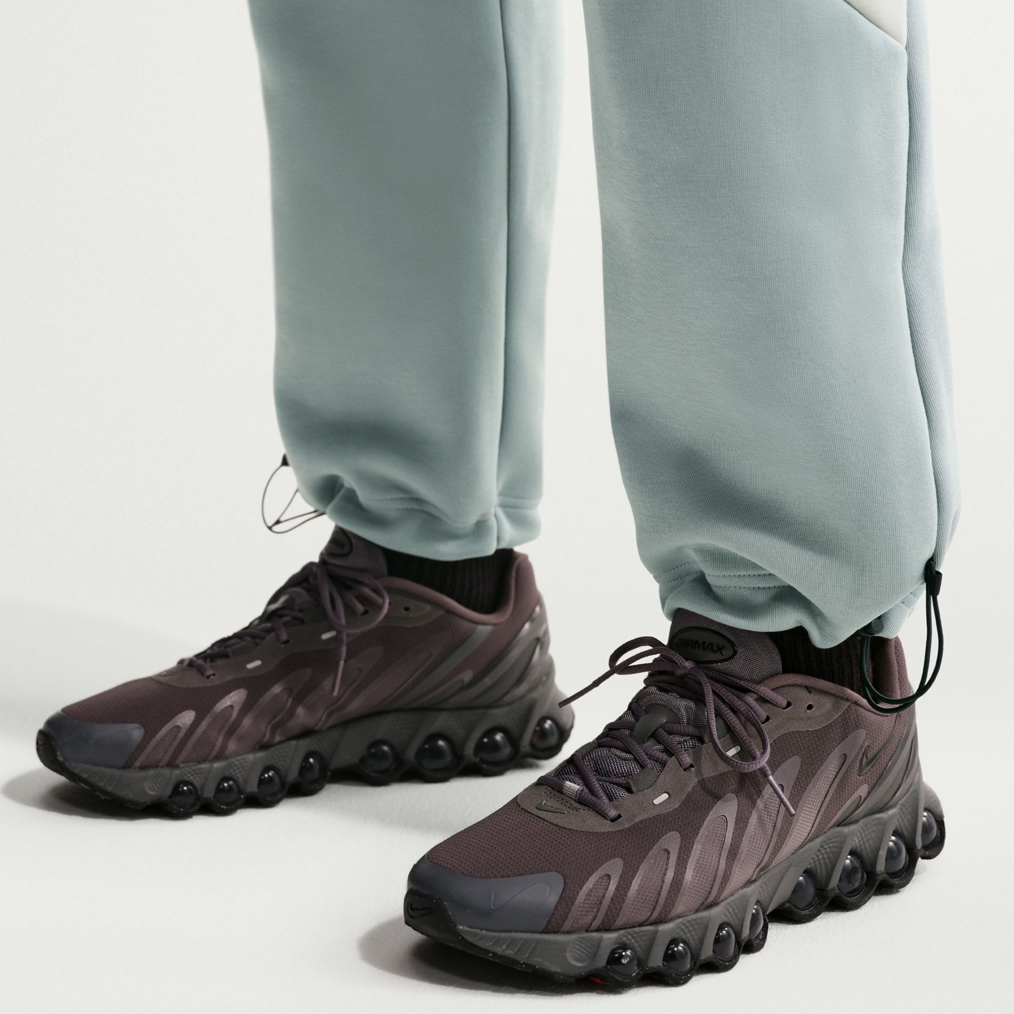 Nike Men's Tech Fleece Color Block Open-Hem Pants product image