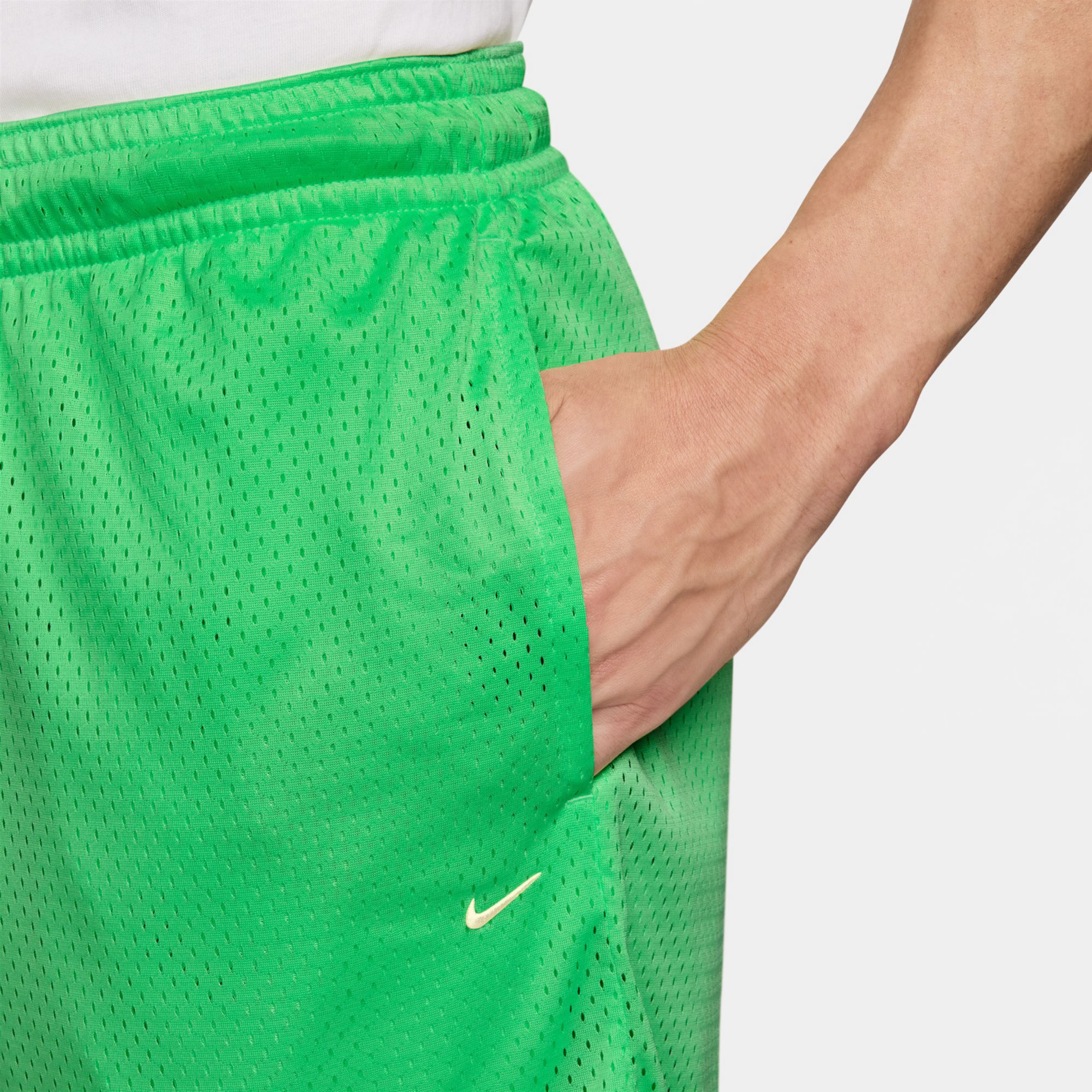 Nike Men's Dri-FIT Standard Issue 5" Mesh Basketball Practice Shorts product image