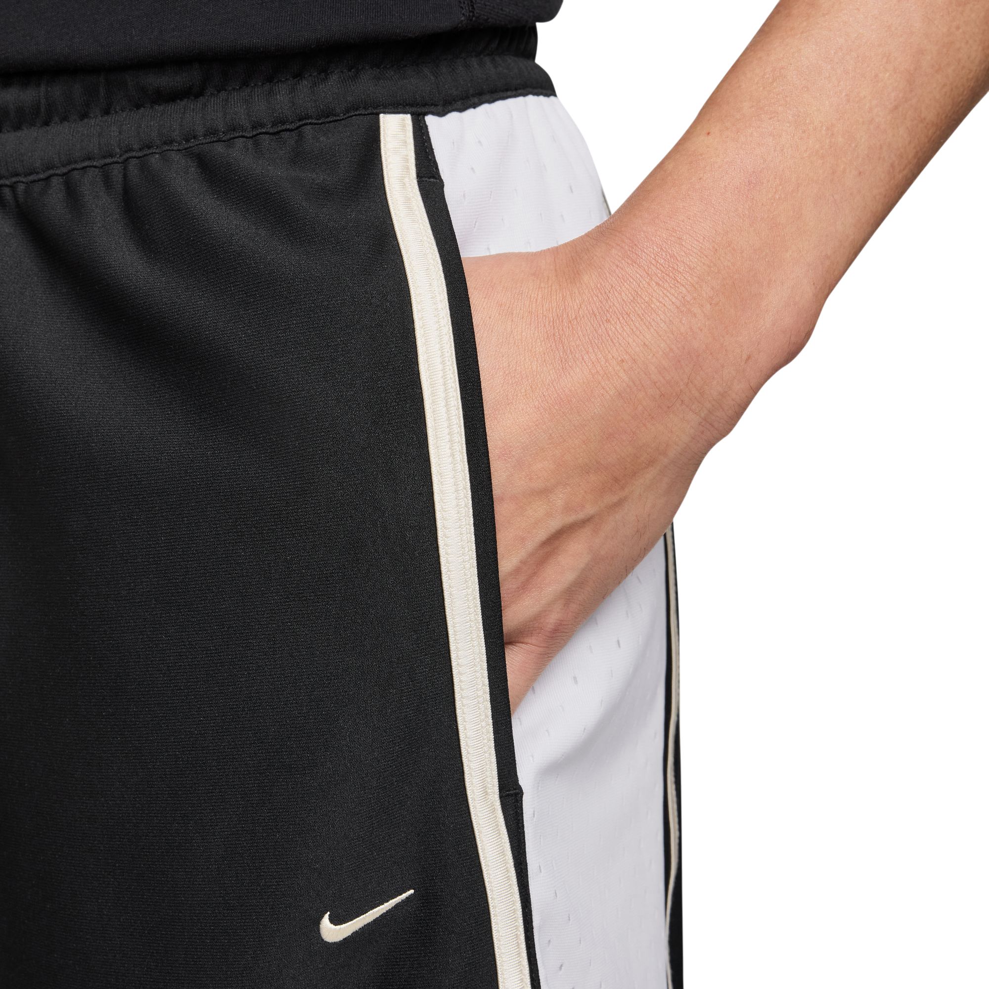 Nike Men's Dri-FIT Standard Issue GM Pro 6'' Basketball Shorts product image