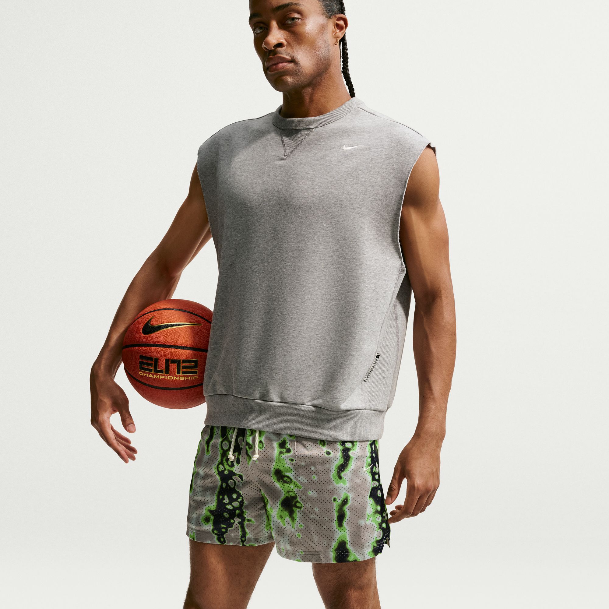 Nike Men's Dri-FIT Standard Issue Allover Print 5" Practice Mesh Shorts product image