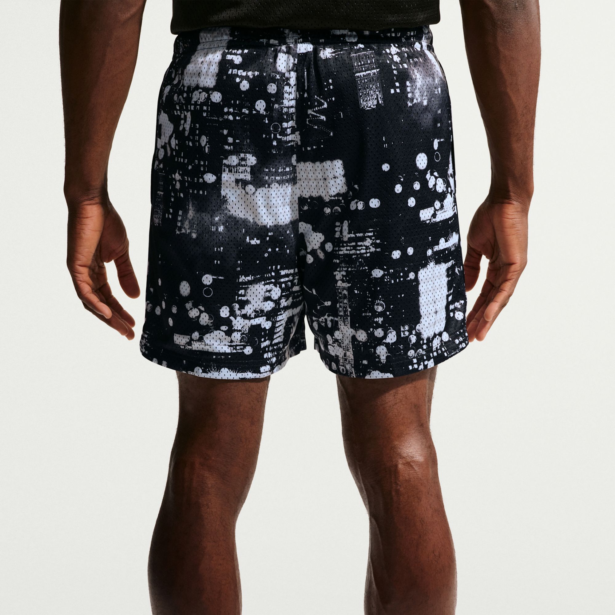 Nike Men's Dri-FIT Standard Issue 5" Mesh Allover Print Basketball Practice Shorts product image