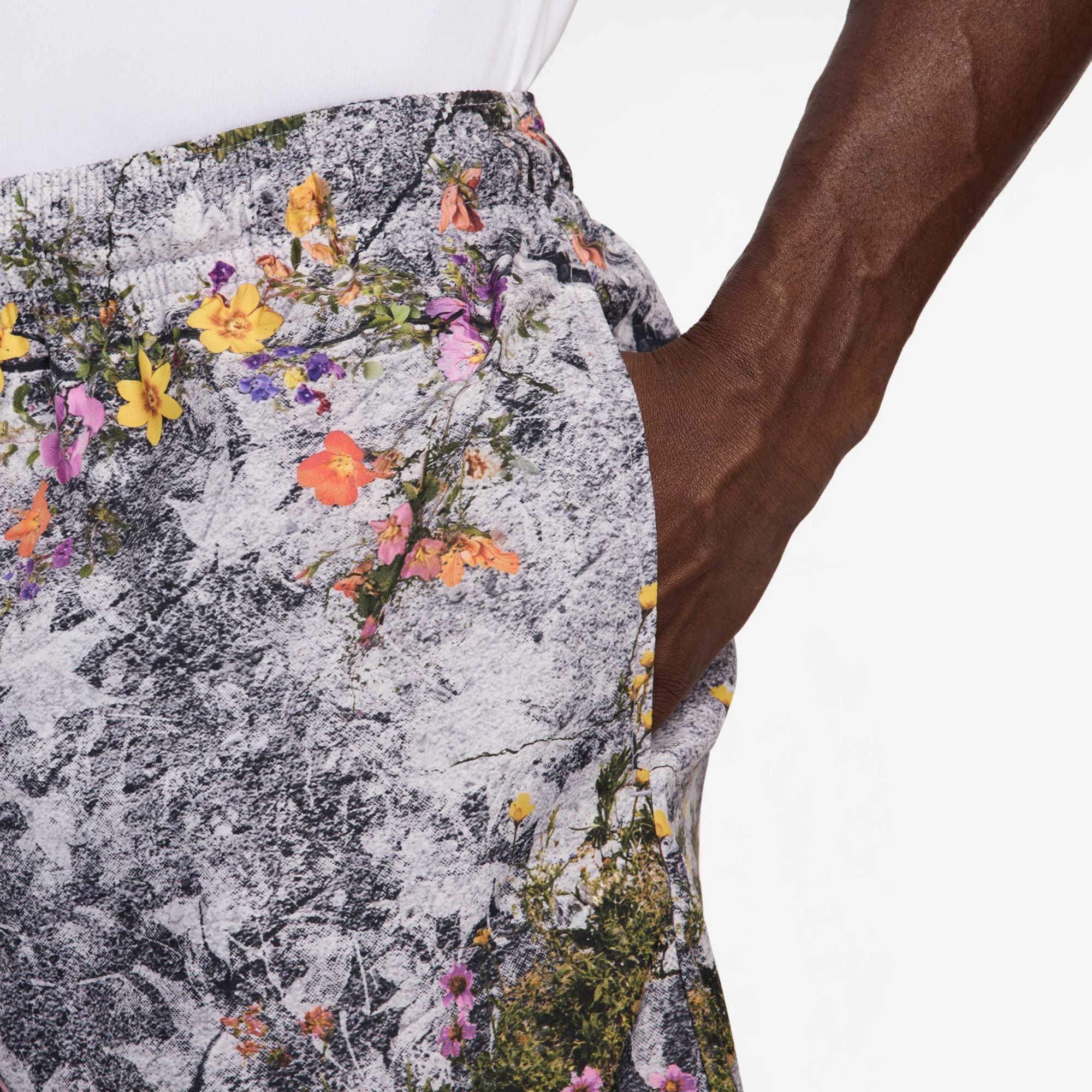 Nike Men's Dri-FIT Standard Issue Allover Print 5" Practice Woven Shorts product image