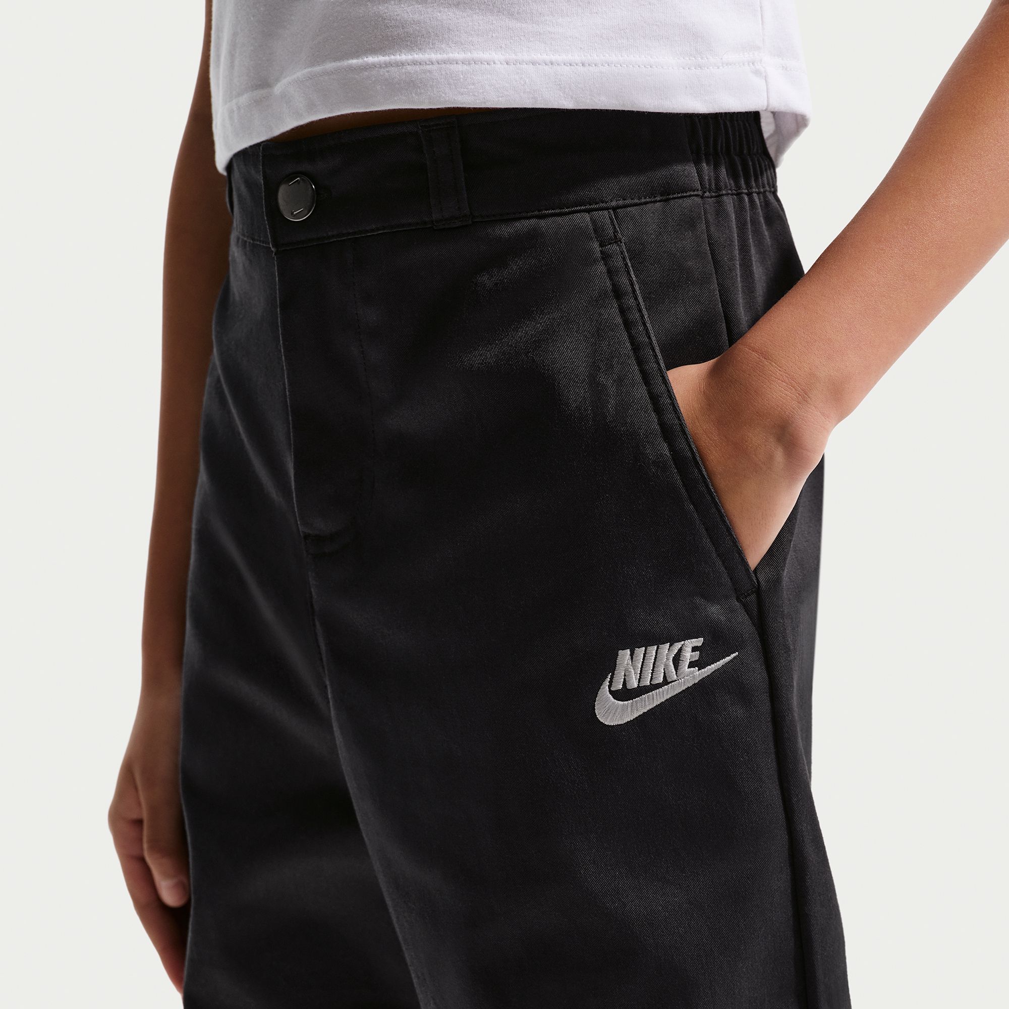 Nike Kids' Sportswear Club Woven Everyday Pant product image