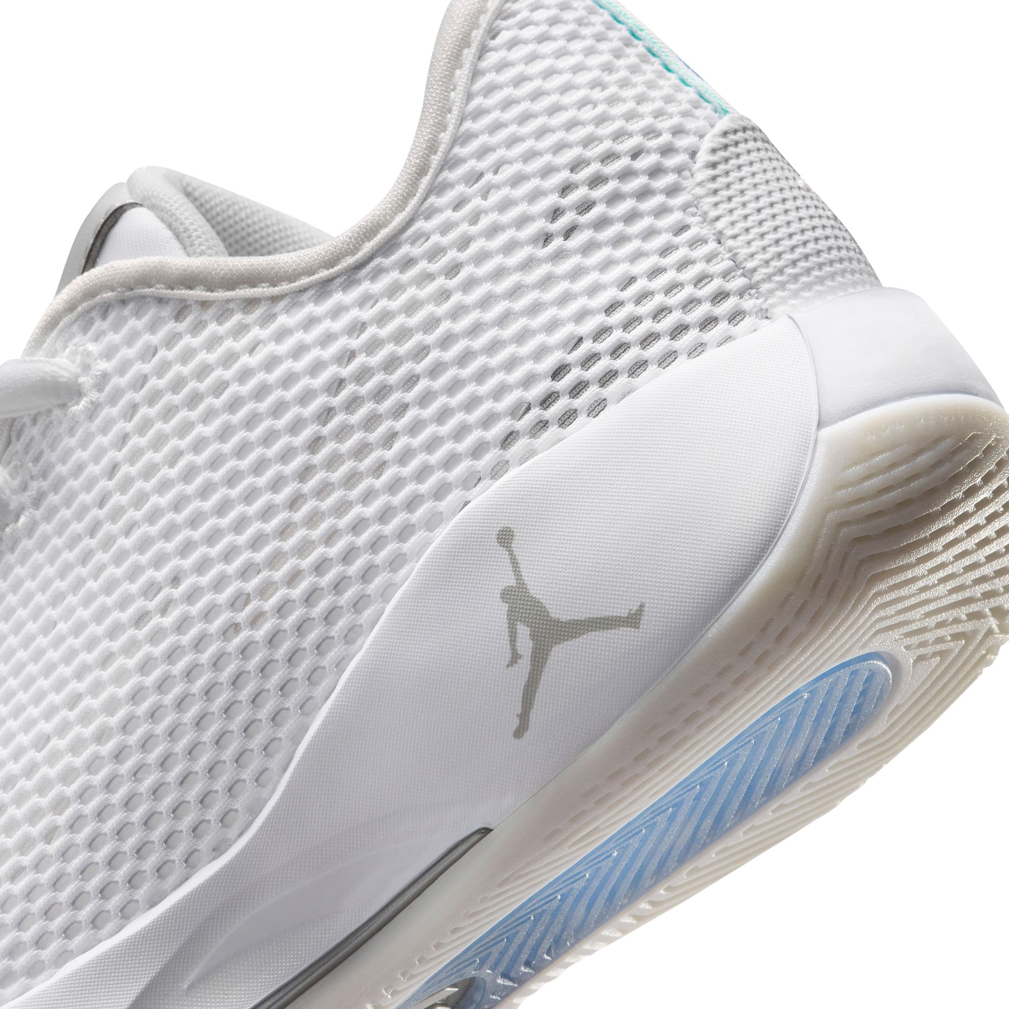 Jordan Kids' Grade School Luka 77 Basketball Shoes product image
