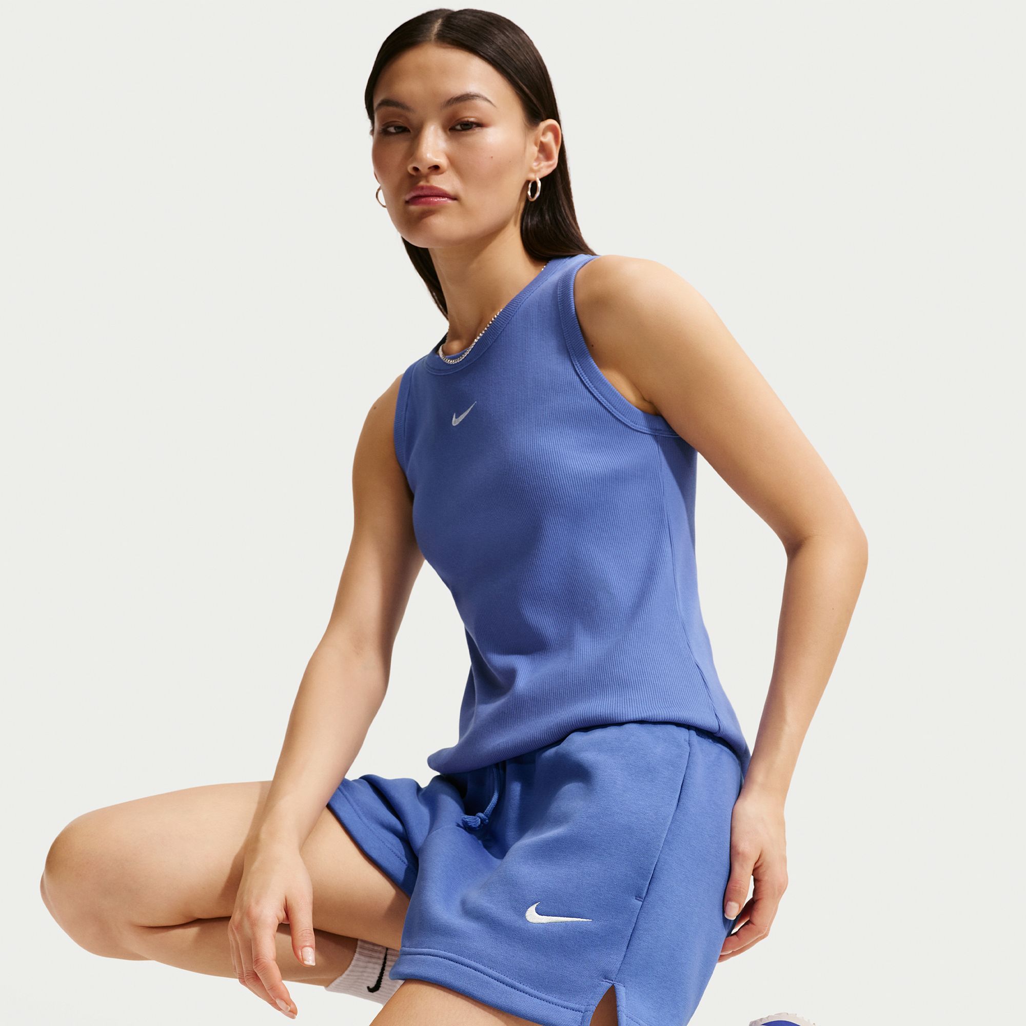 Nike Women's Sportswear Phoenix Fleece Mid-Rise 4" Shorts product image