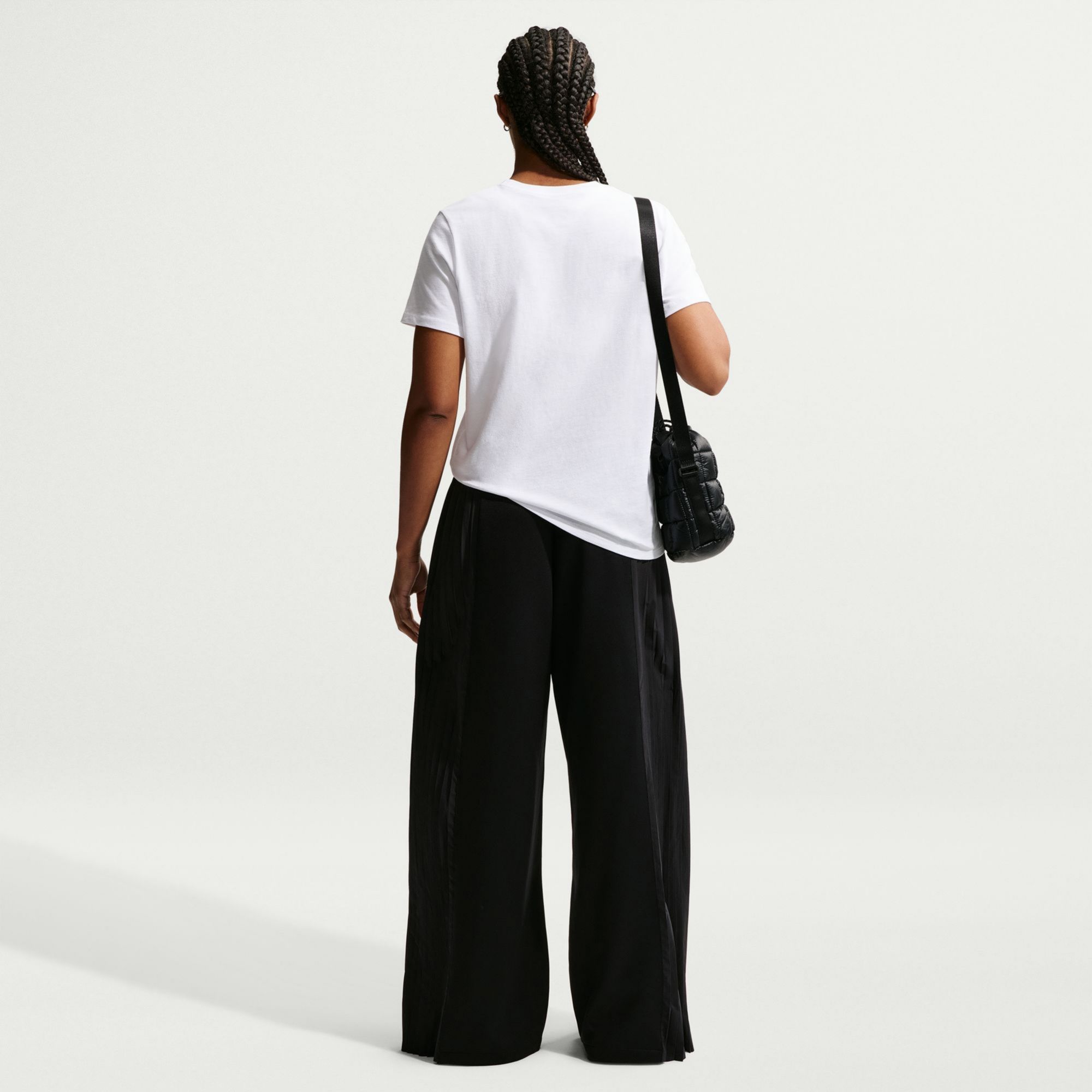 Nike Women's USMNT 2026 Home Crest T-Shirt product image