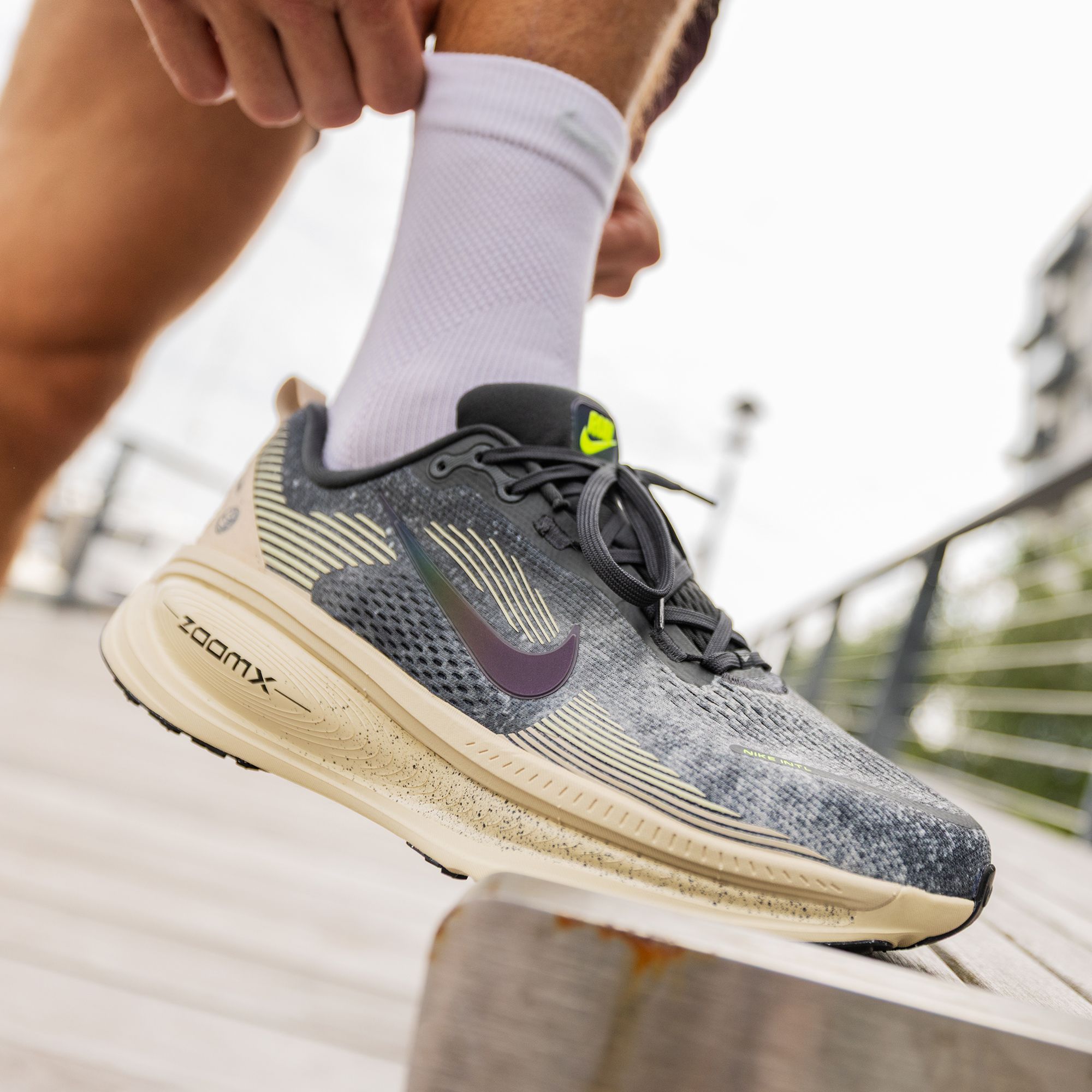 Nike Men's Vomero 18 Running Shoes product image