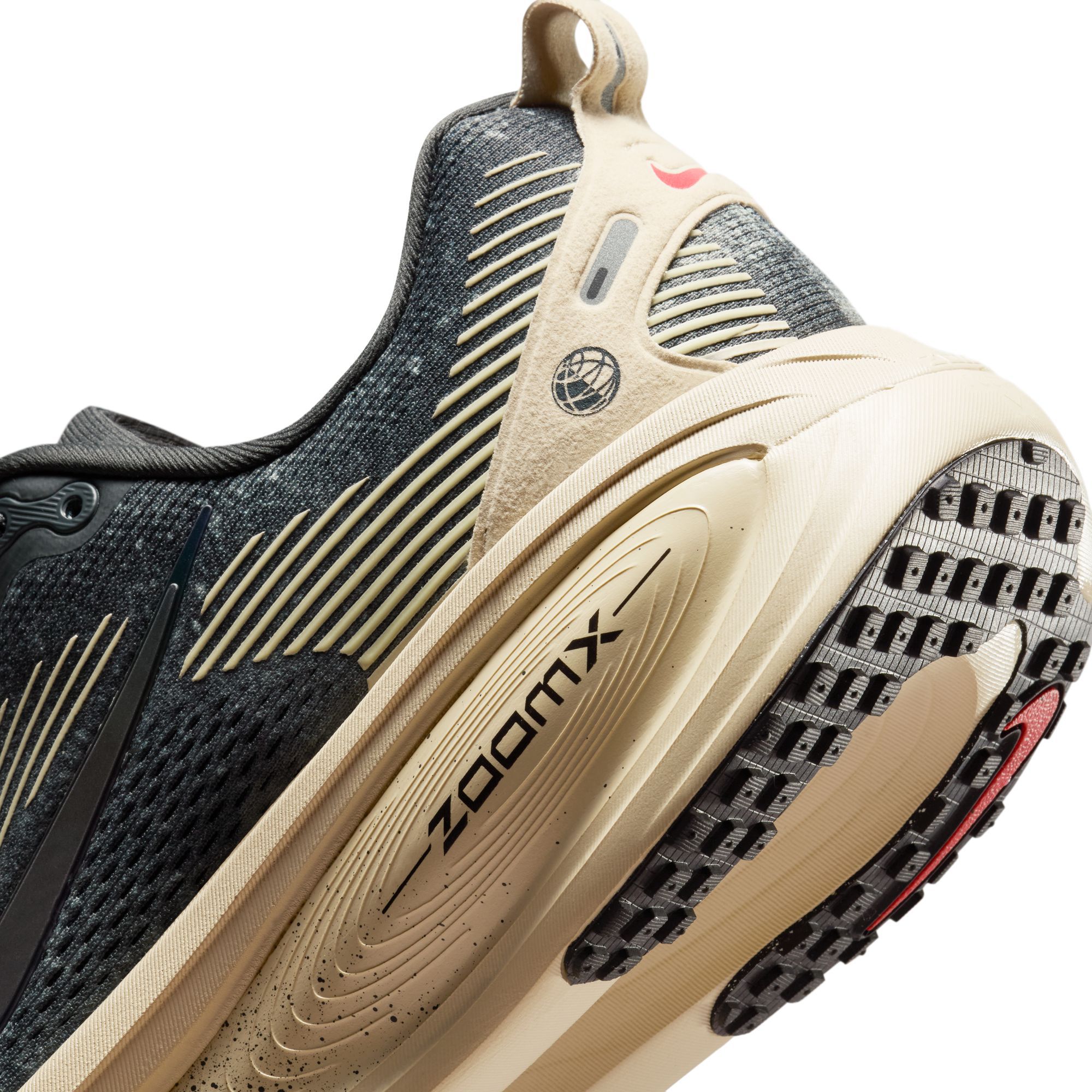 Nike Men's Vomero 18 Running Shoes product image