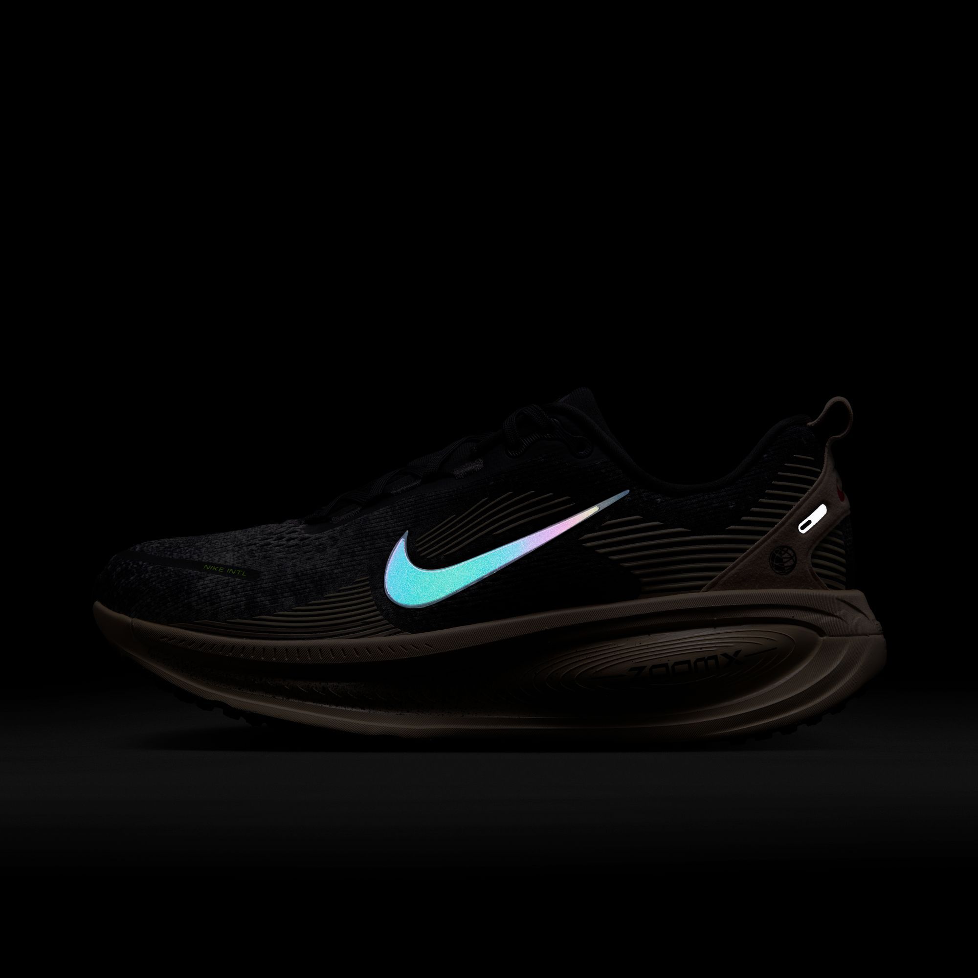 Nike Men's Vomero 18 Running Shoes product image