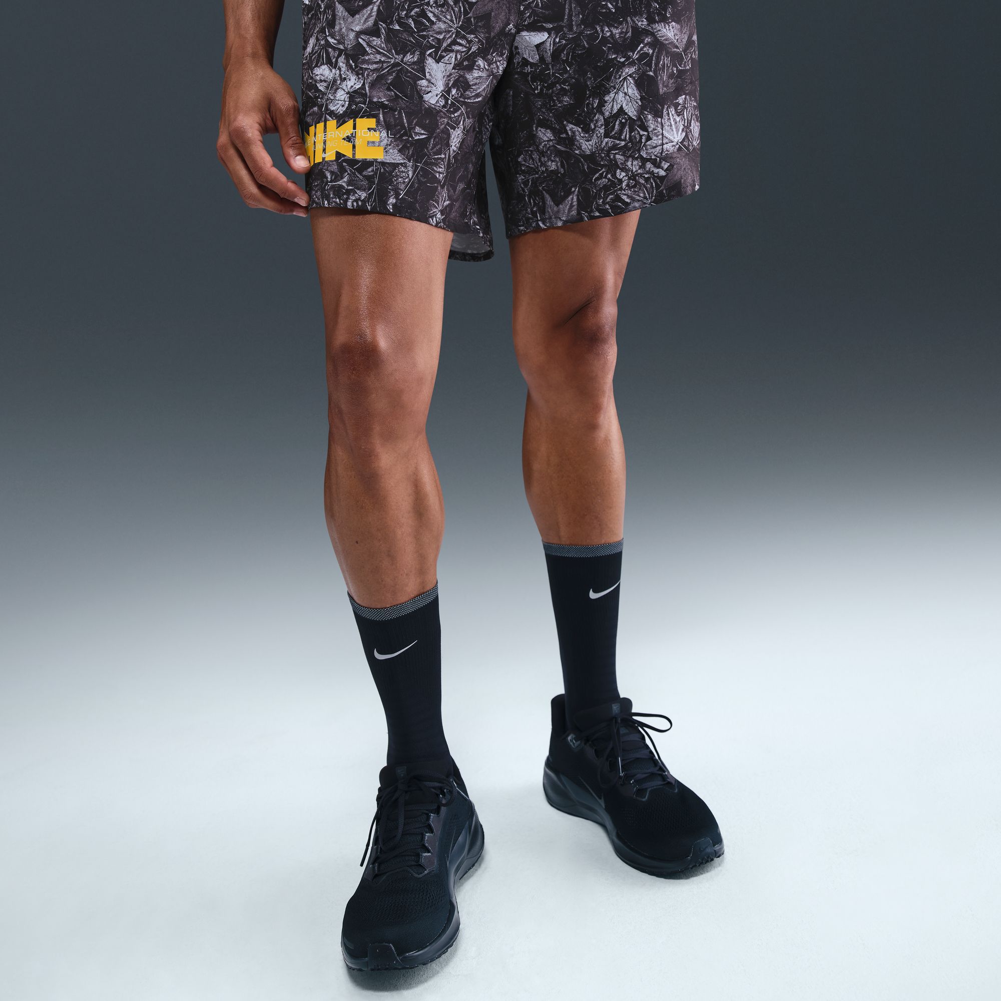 Nike Men's Dri-FIT Stride 7'' Brief-Lined Printed Running Shorts product image