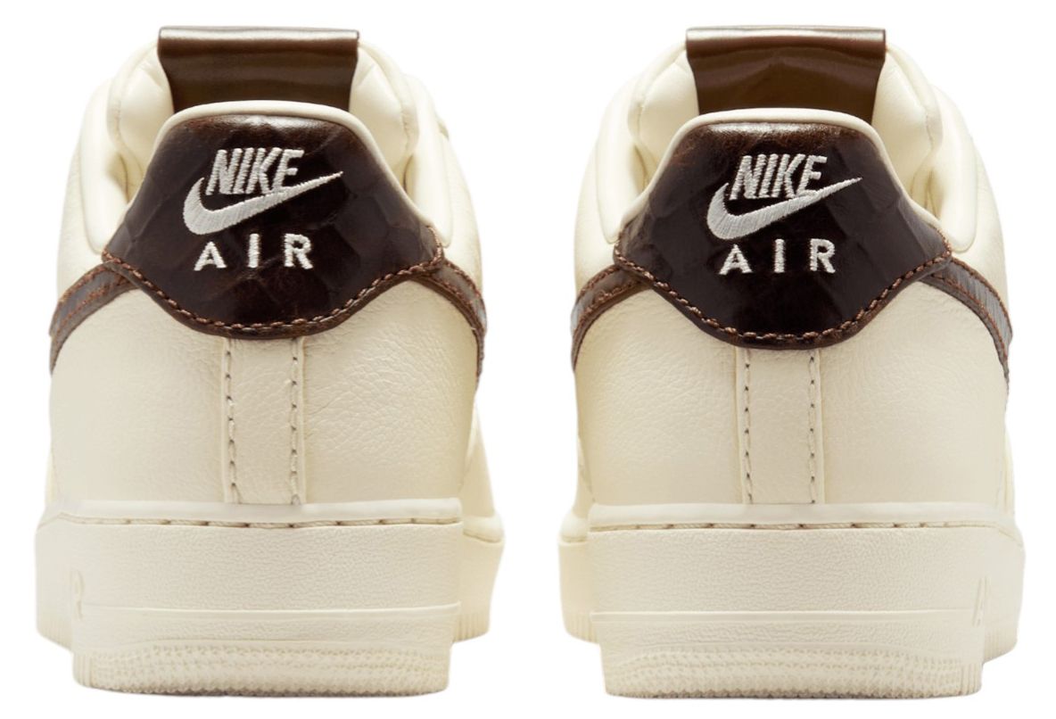 Nike Men's Air Force 1 '07 Shoes product image