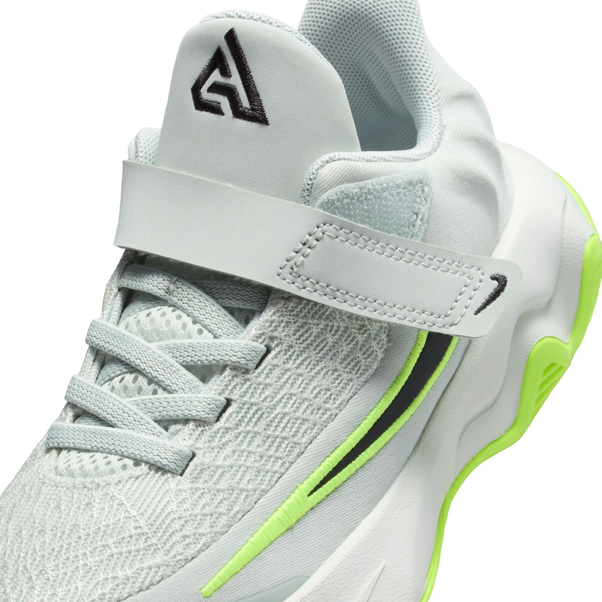 Nike Kids' Preschool Immortality 4 Basketball Shoes product image