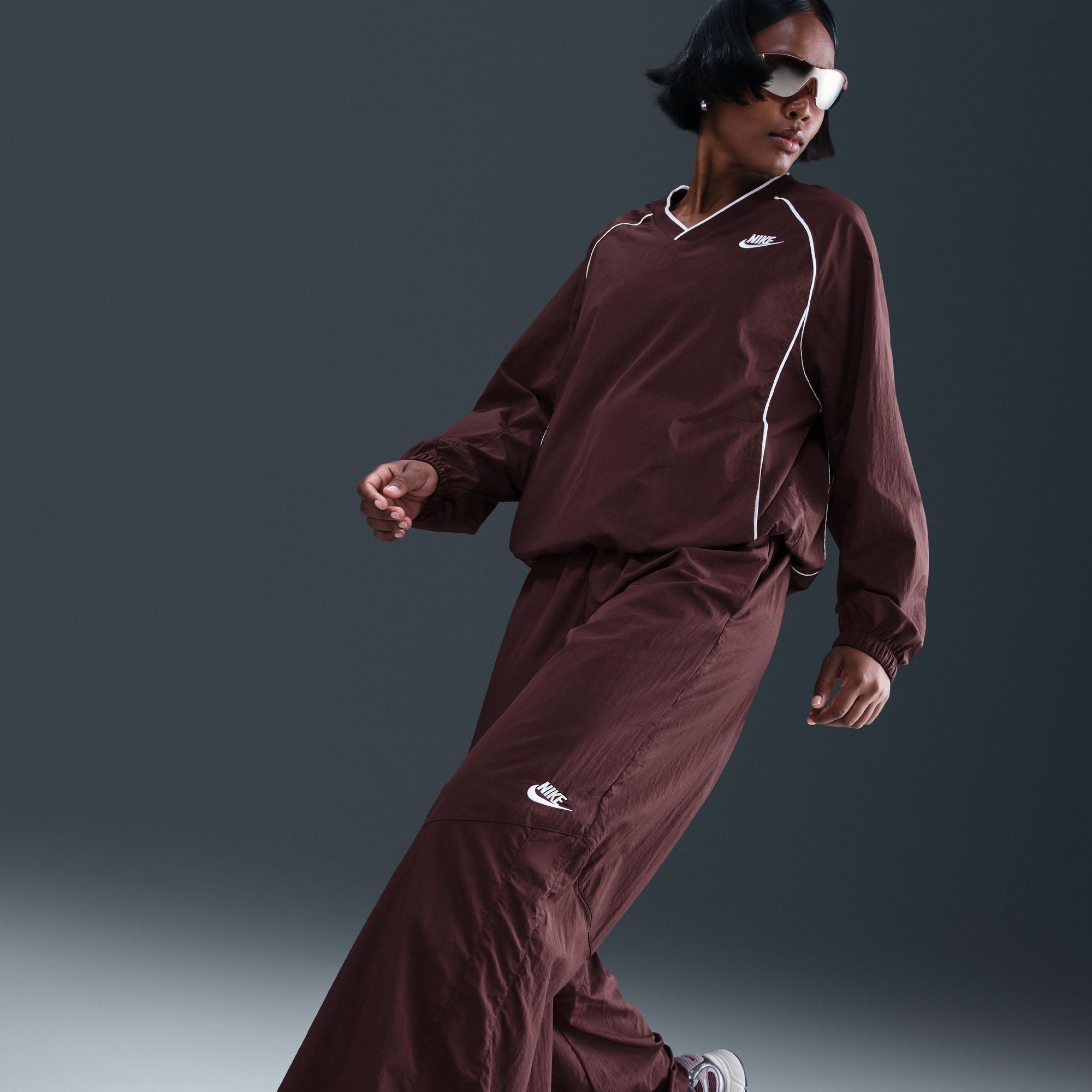 Nike Women's Sportswear Wide-Leg Woven Pants product image