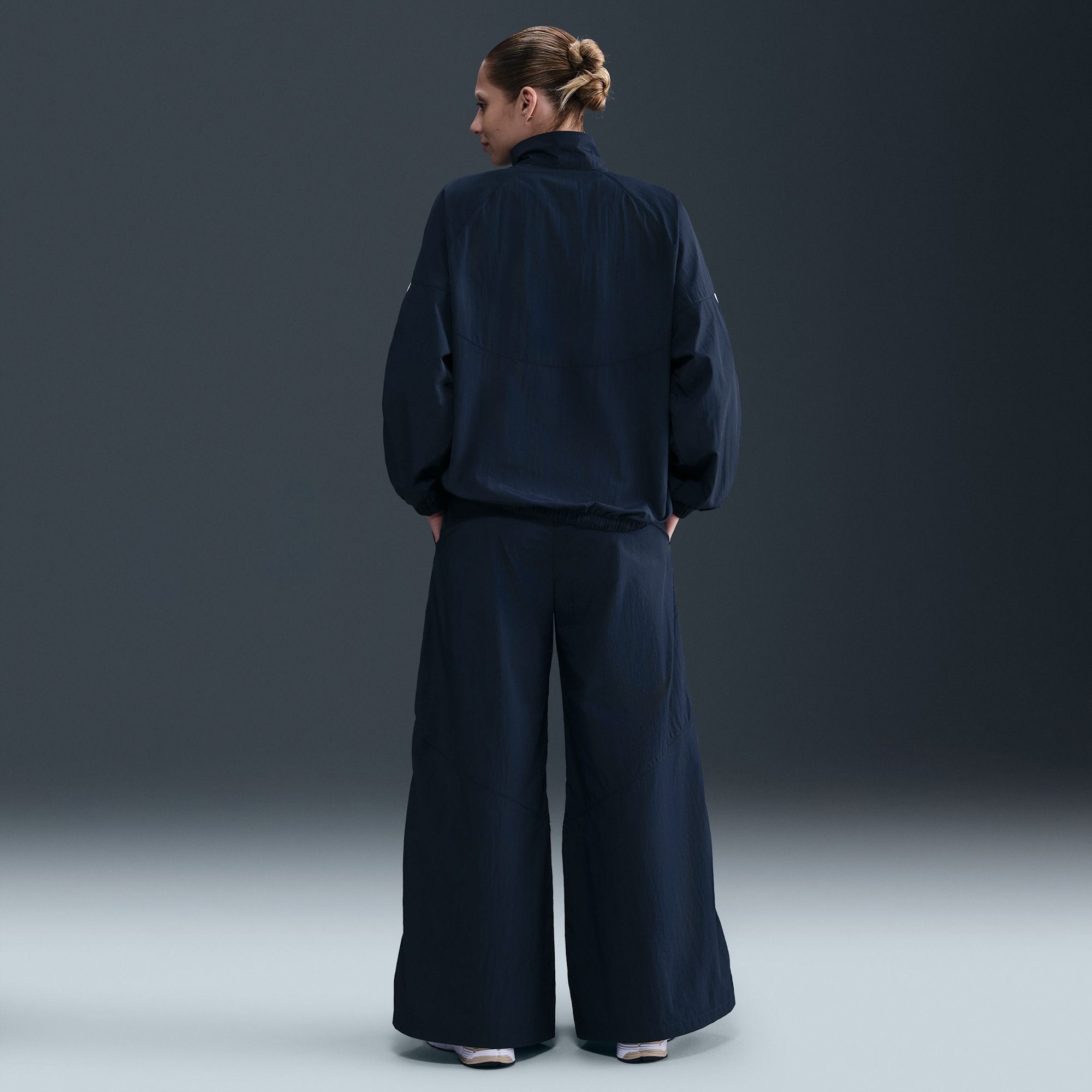 Nike Women's Sportswear Wide-Leg Woven Pants product image
