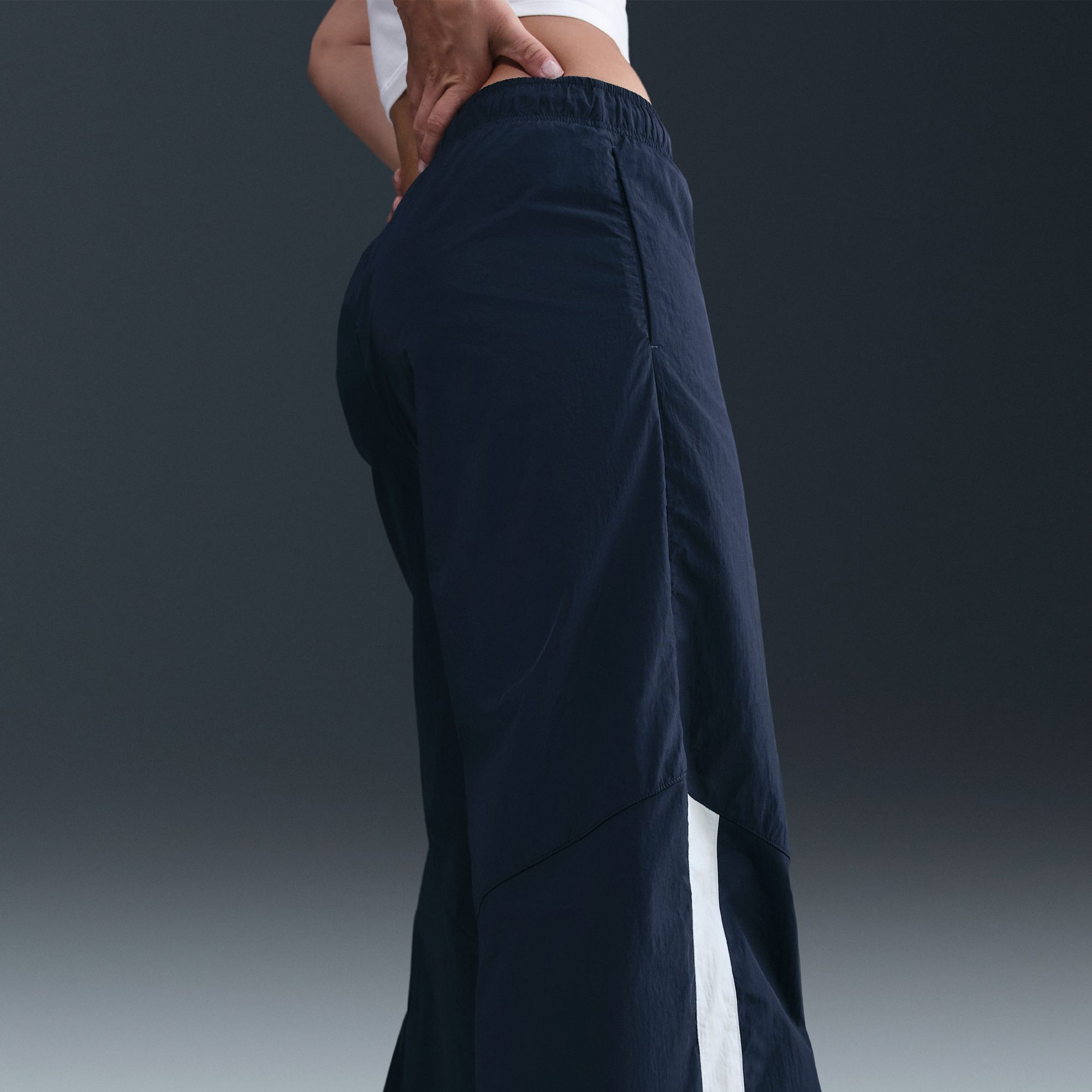 Nike Women's Sportswear Wide-Leg Woven Pants product image