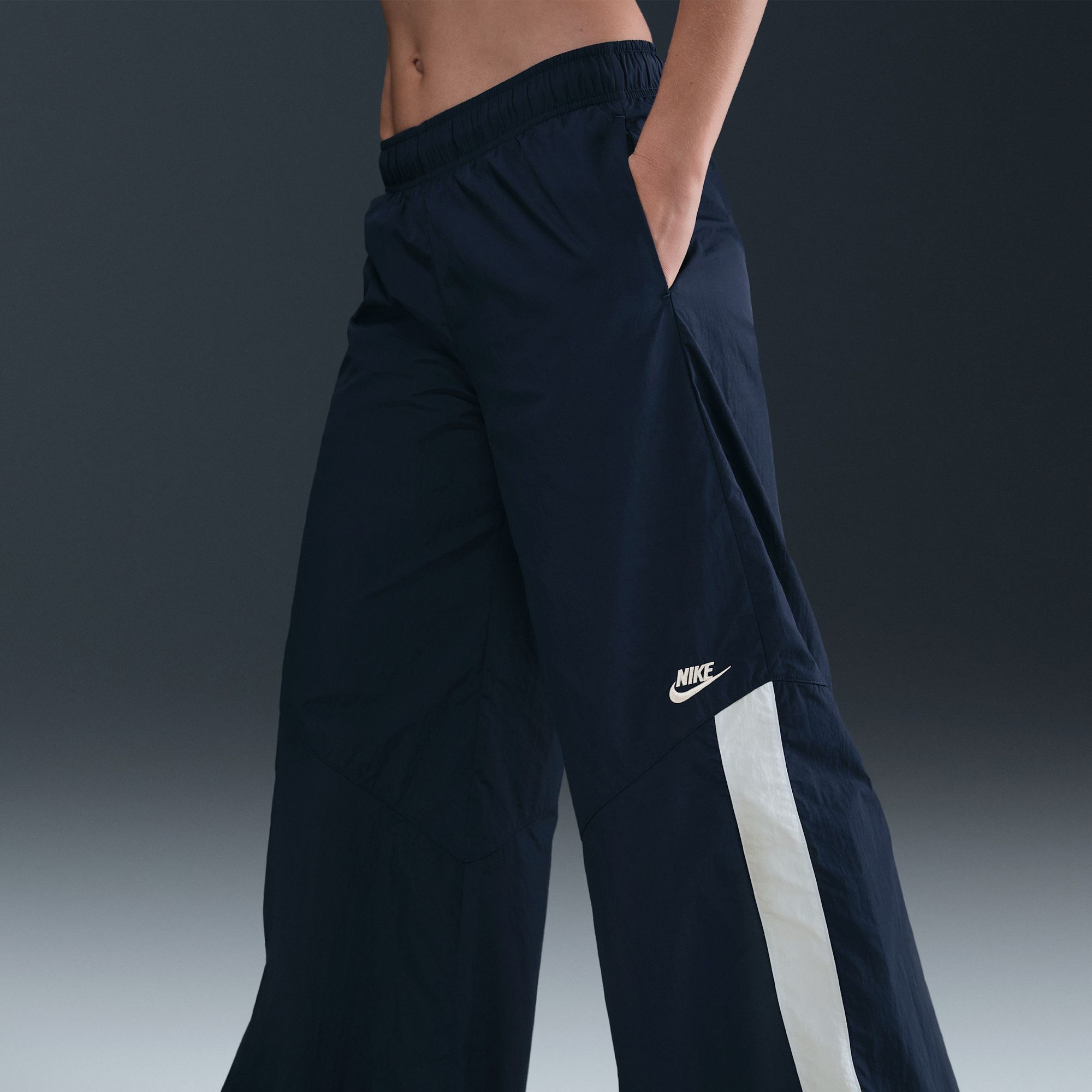 Nike Women's Sportswear Wide-Leg Woven Pants product image