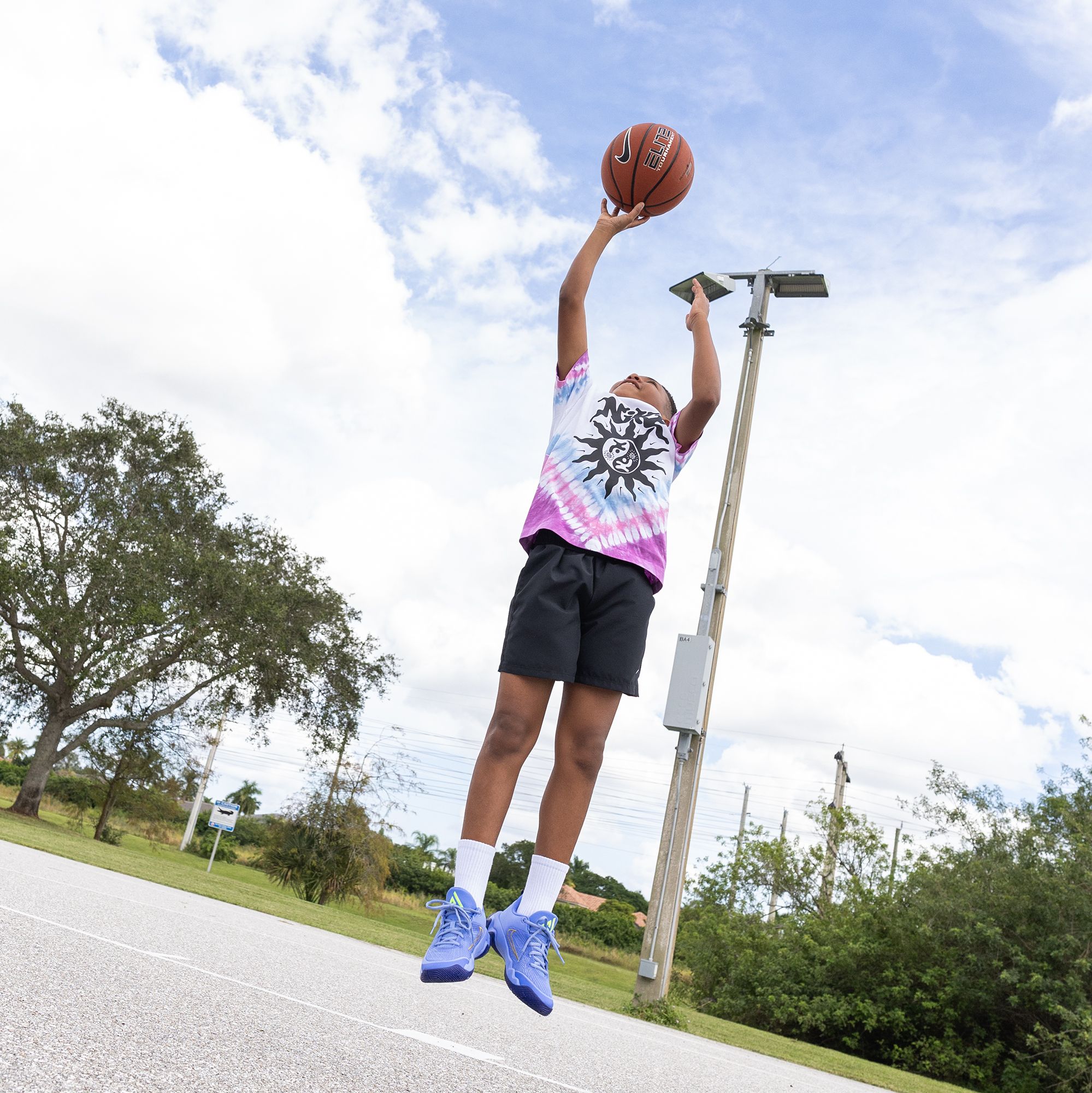 Nike Kids' Sportswear Basketball Graphic T-Shirt product image