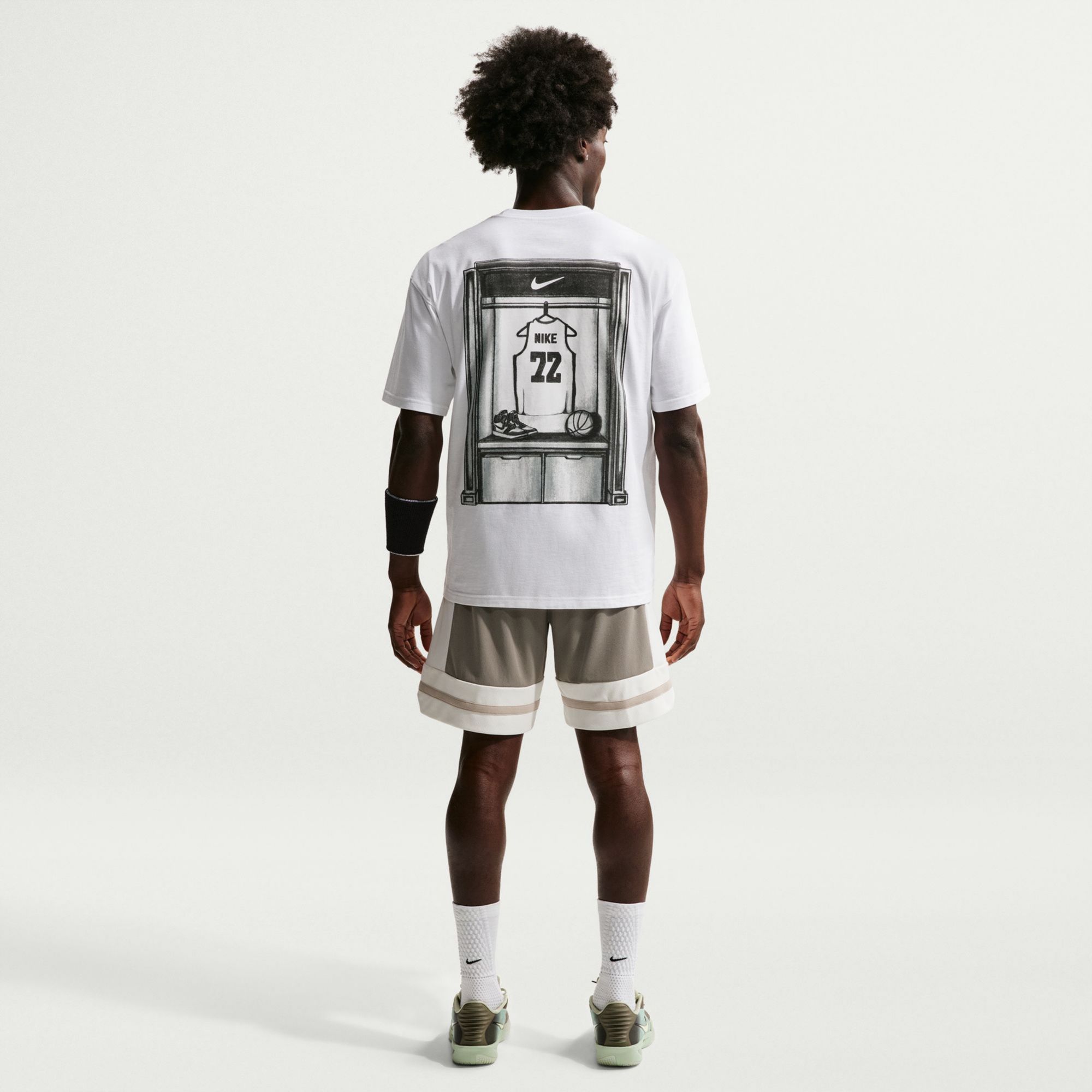 Nike Men's Basketball Locker Graphic T-Shirt product image