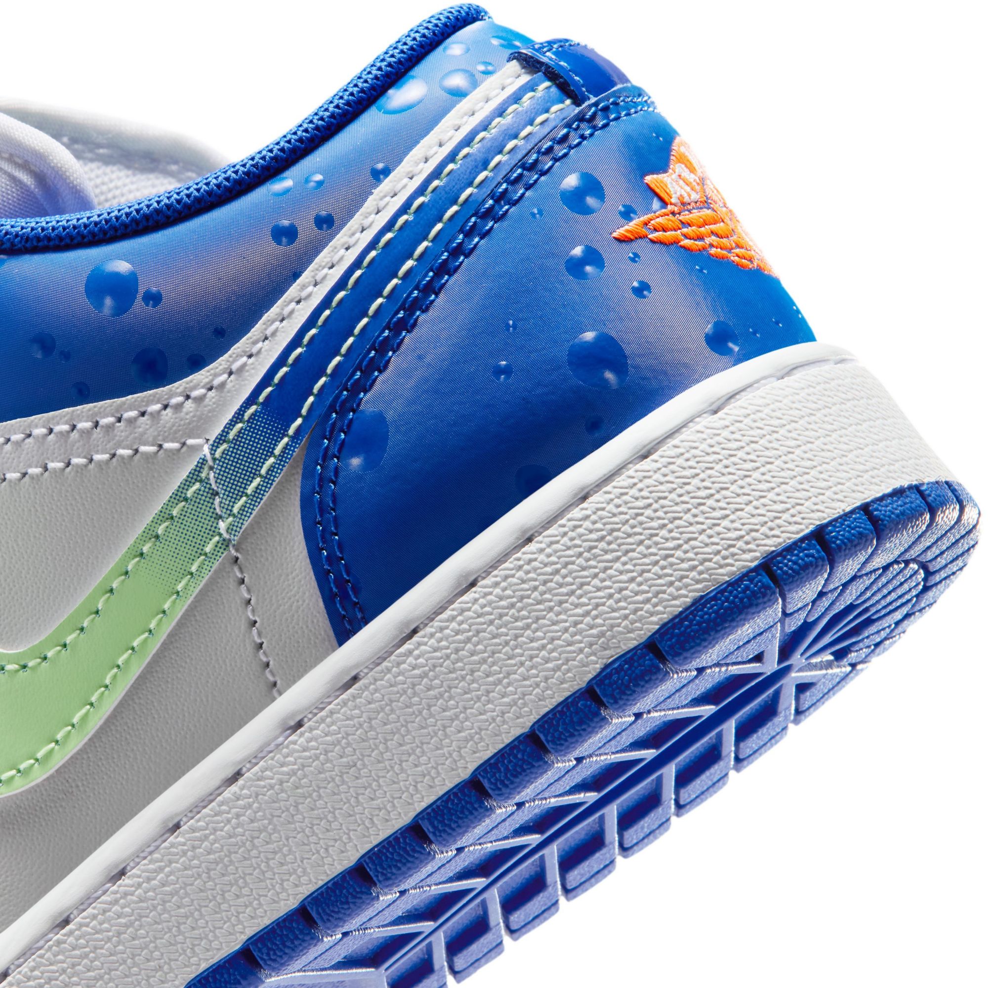 Jordan Kids' Grade School Air Jordan 1 Low SE Basketball Shoes product image