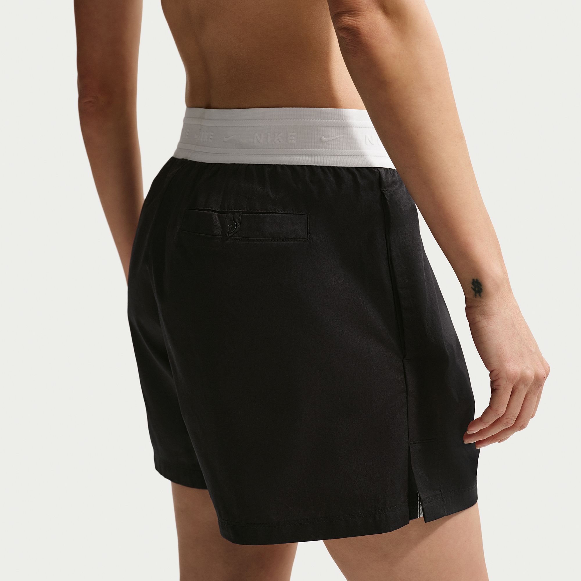 Nike Women's Sportswear Chill Poplin Shorts product image