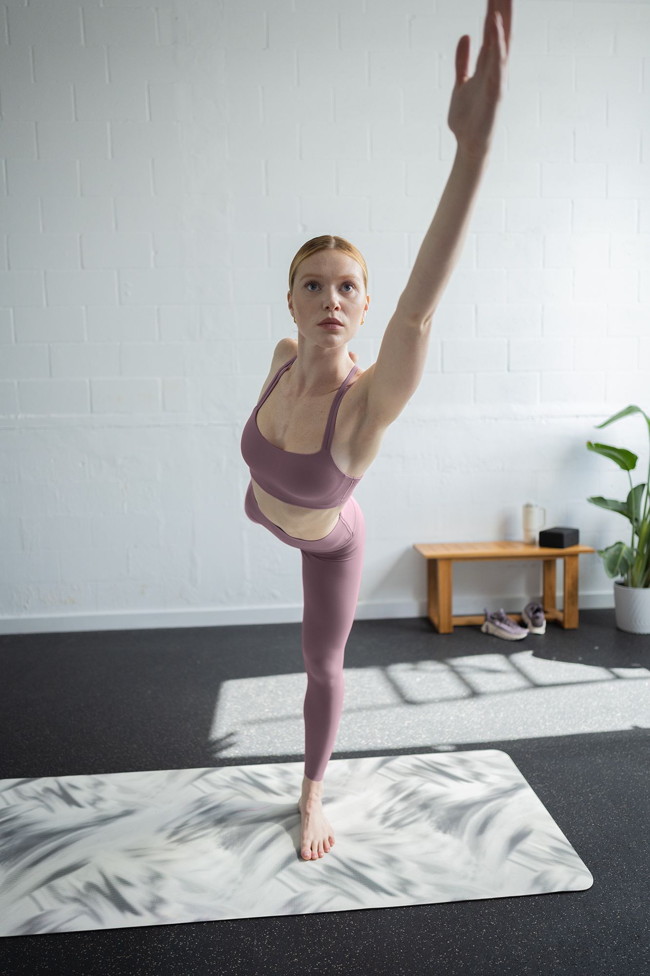 Nike Women's Zenvy High-Waisted 7/8 Leggings with No Front Seam product image