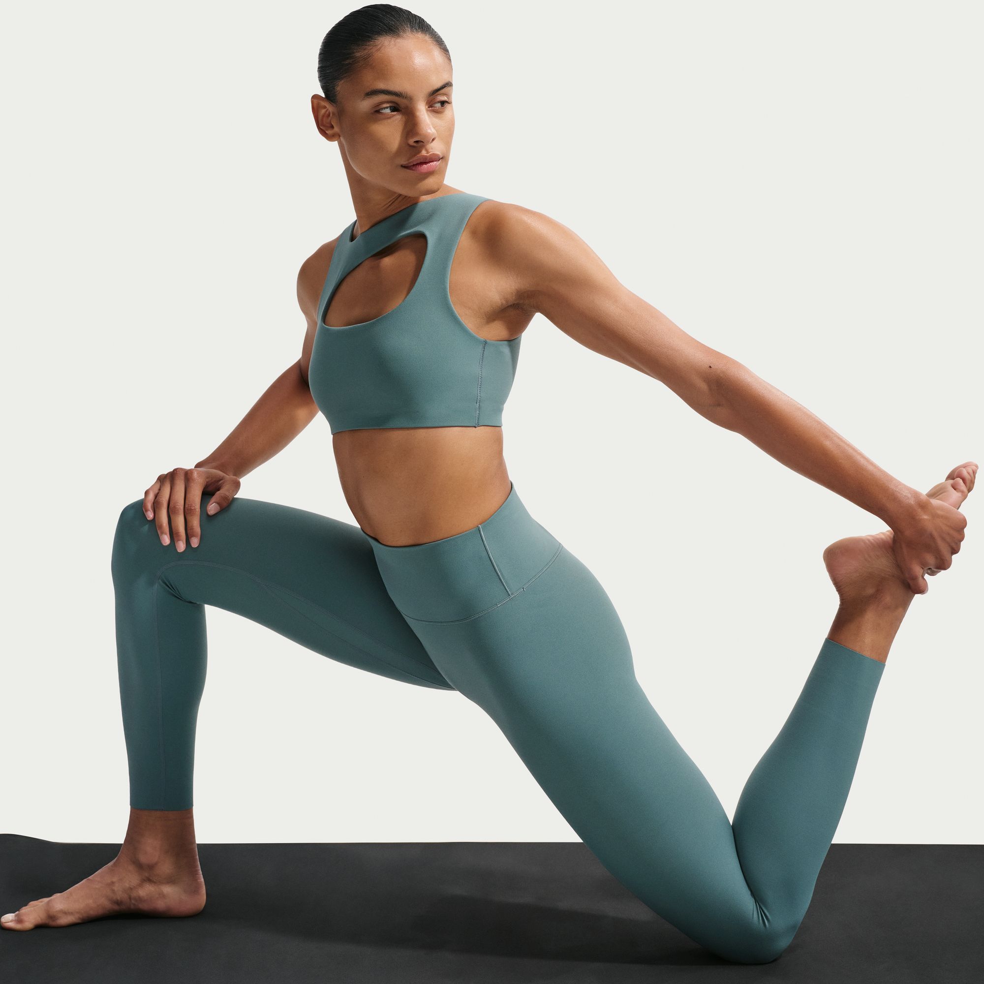 Nike Women's Zenvy High-Waisted 7/8 Leggings with No Front Seam product image