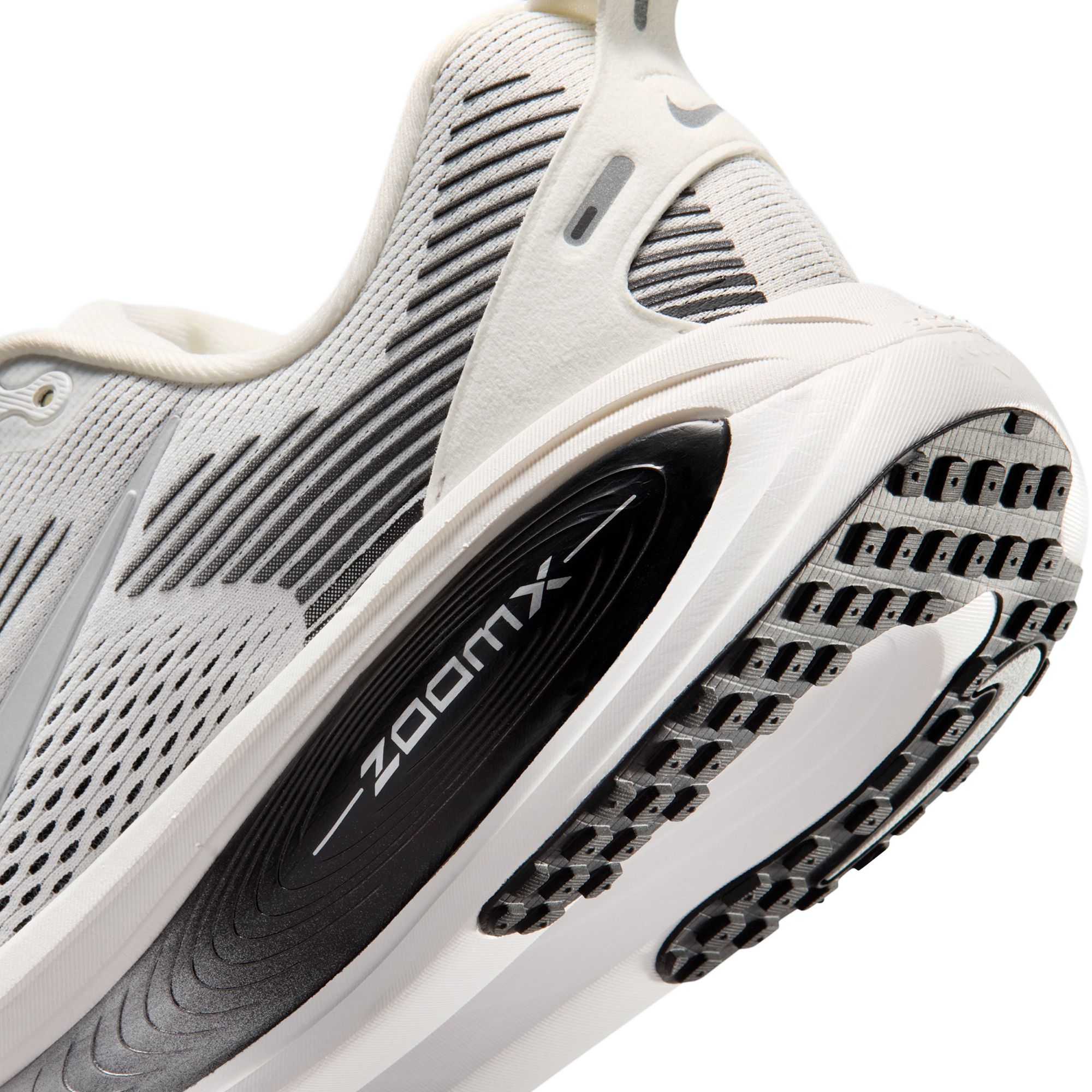 Nike Men's Vomero 18 Running Shoes product image