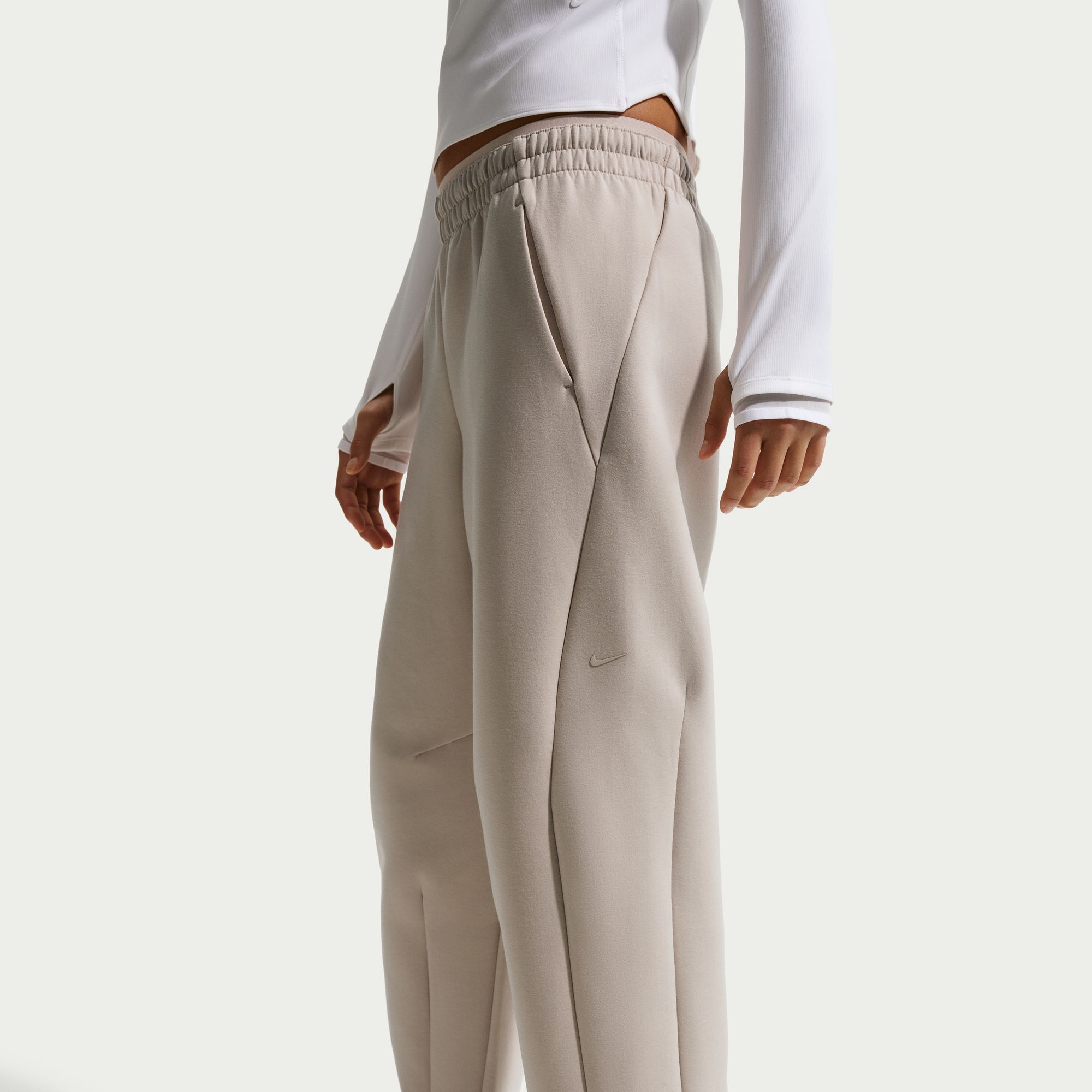 Nike Girls' MAVN High-Rise Therma-FIT Knit Pants product image