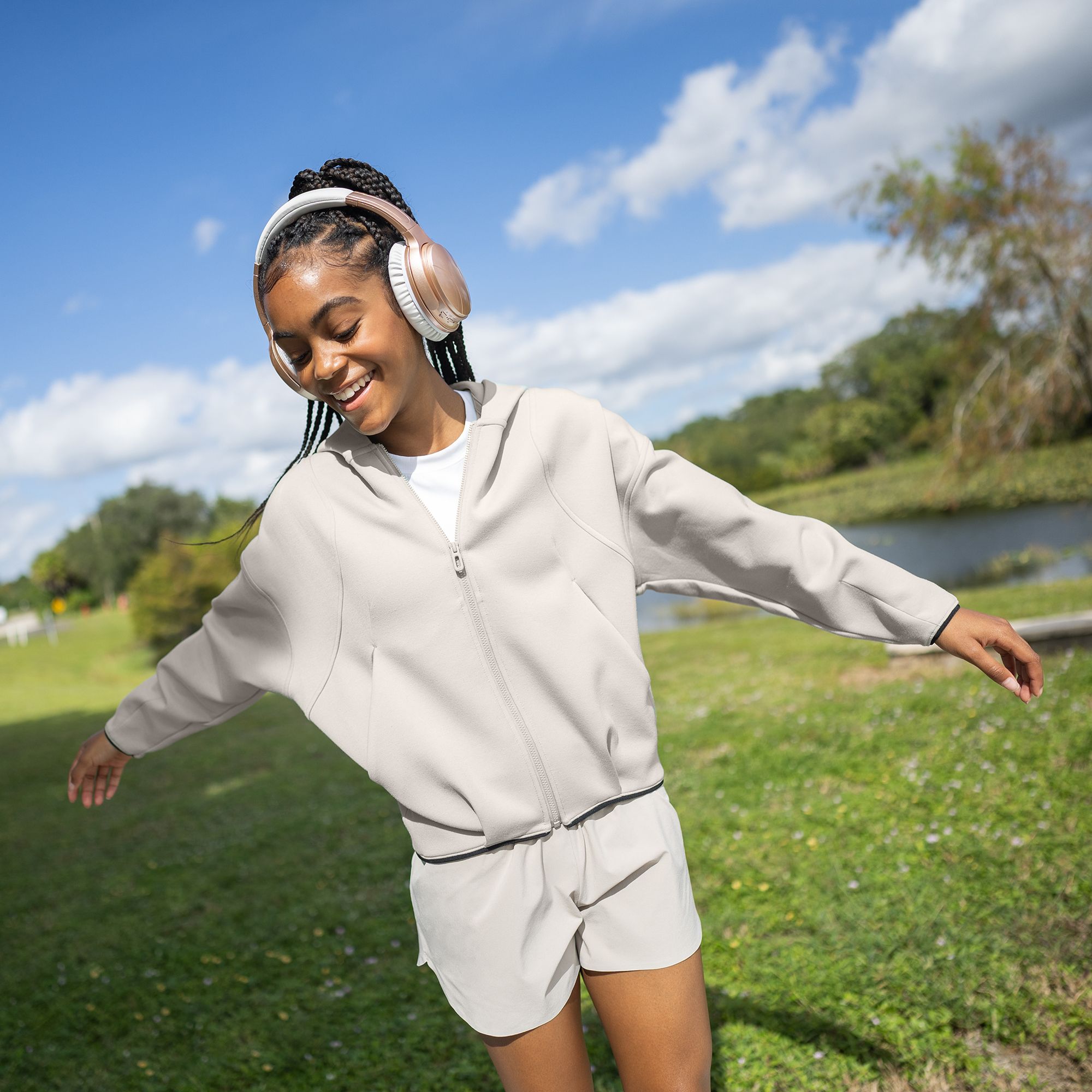 Nike Girls' MAVN Dri-FIT Woven 3" Shorts product image