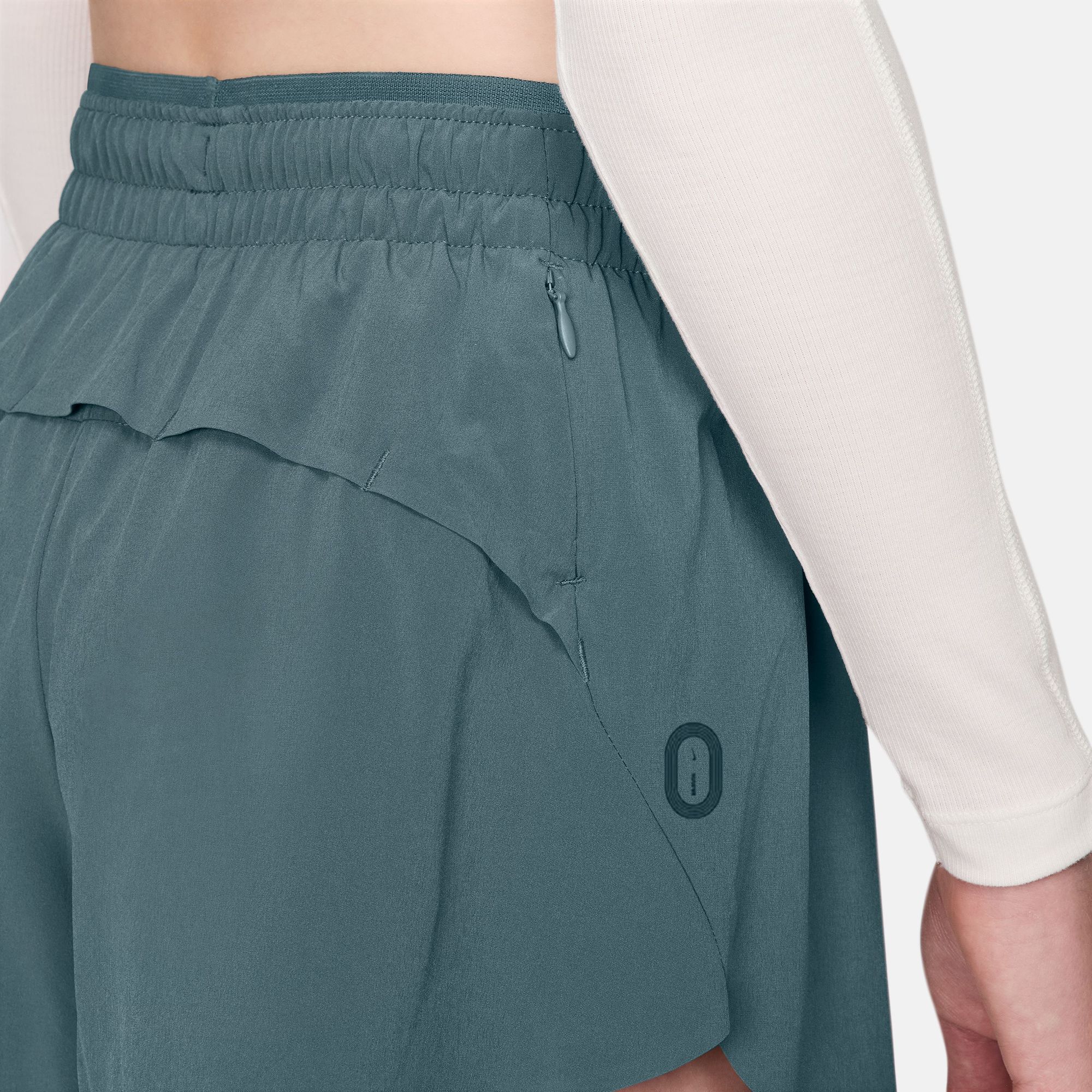 Nike Girls' MAVN Dri-FIT Woven 3" Shorts product image
