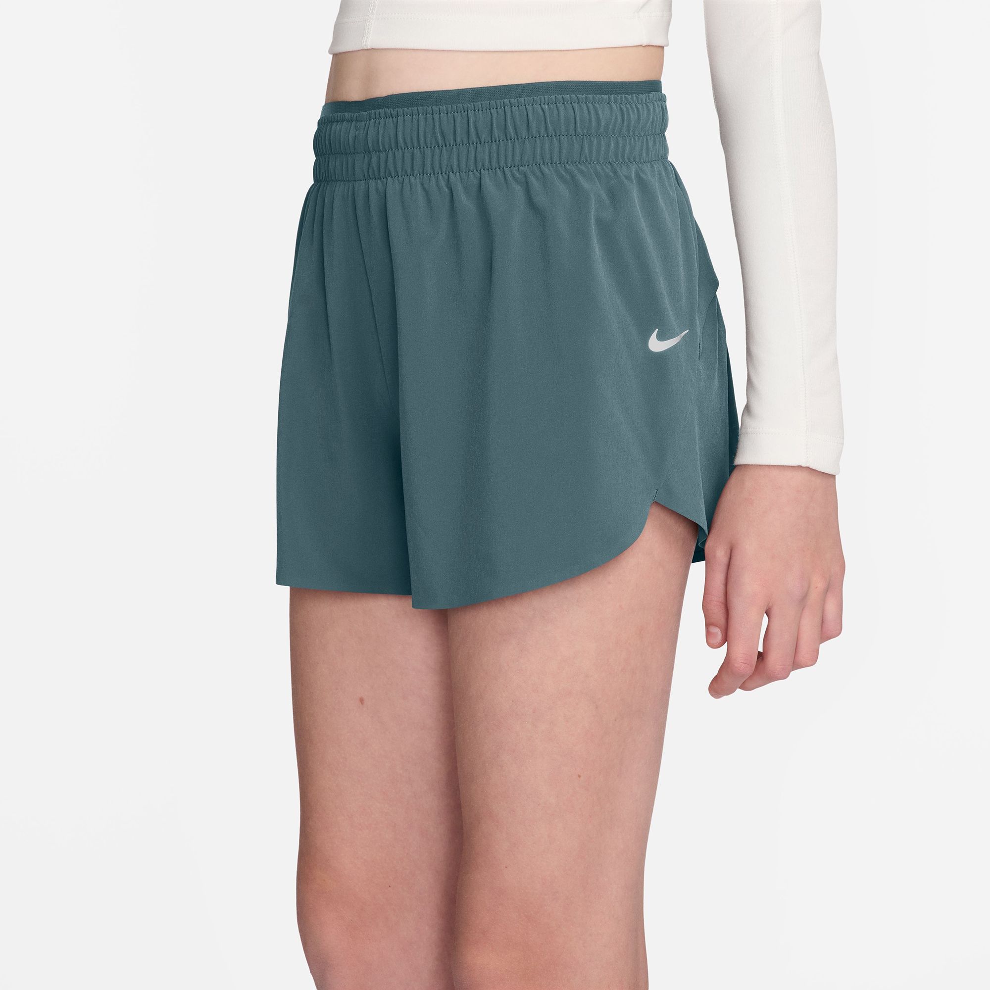 Nike Girls' MAVN Dri-FIT Woven 3" Shorts product image