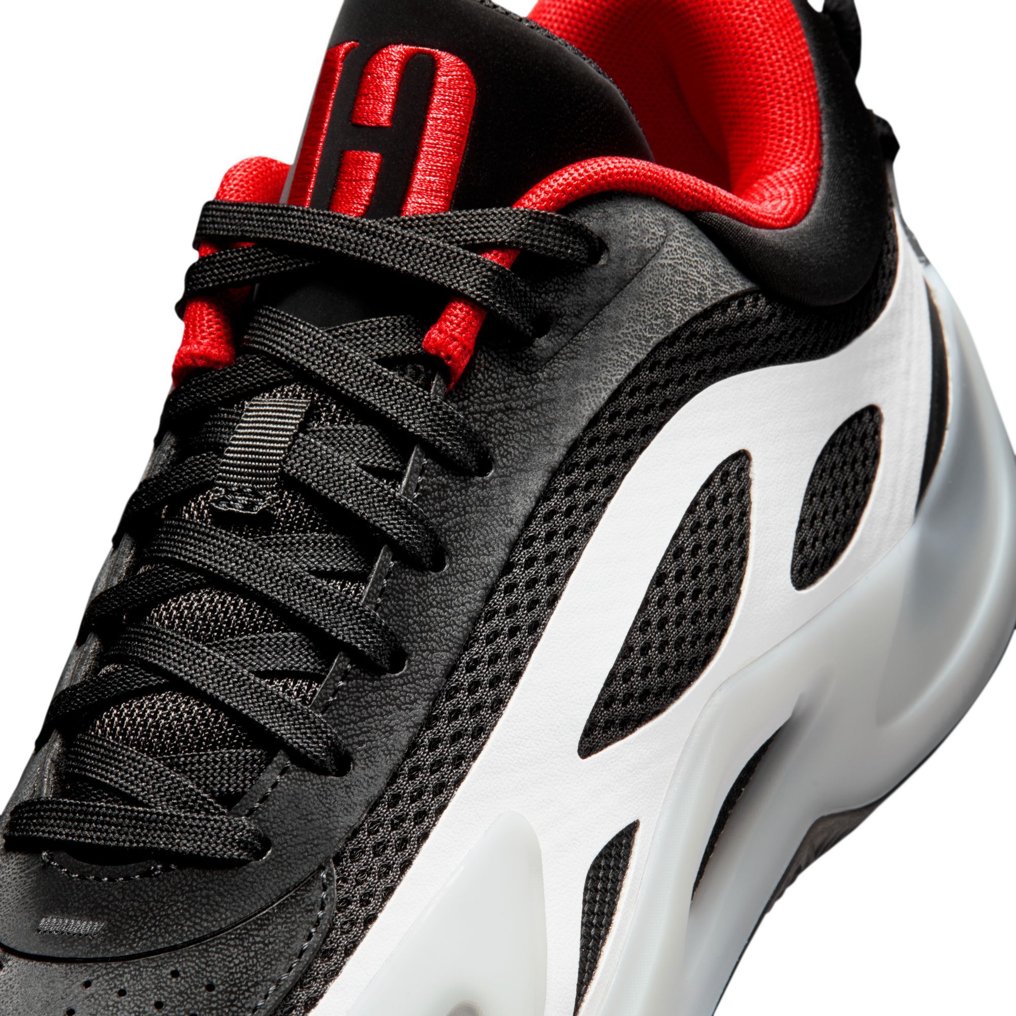 Jordan Women's Heir 'Bred' Basketball Shoes product image