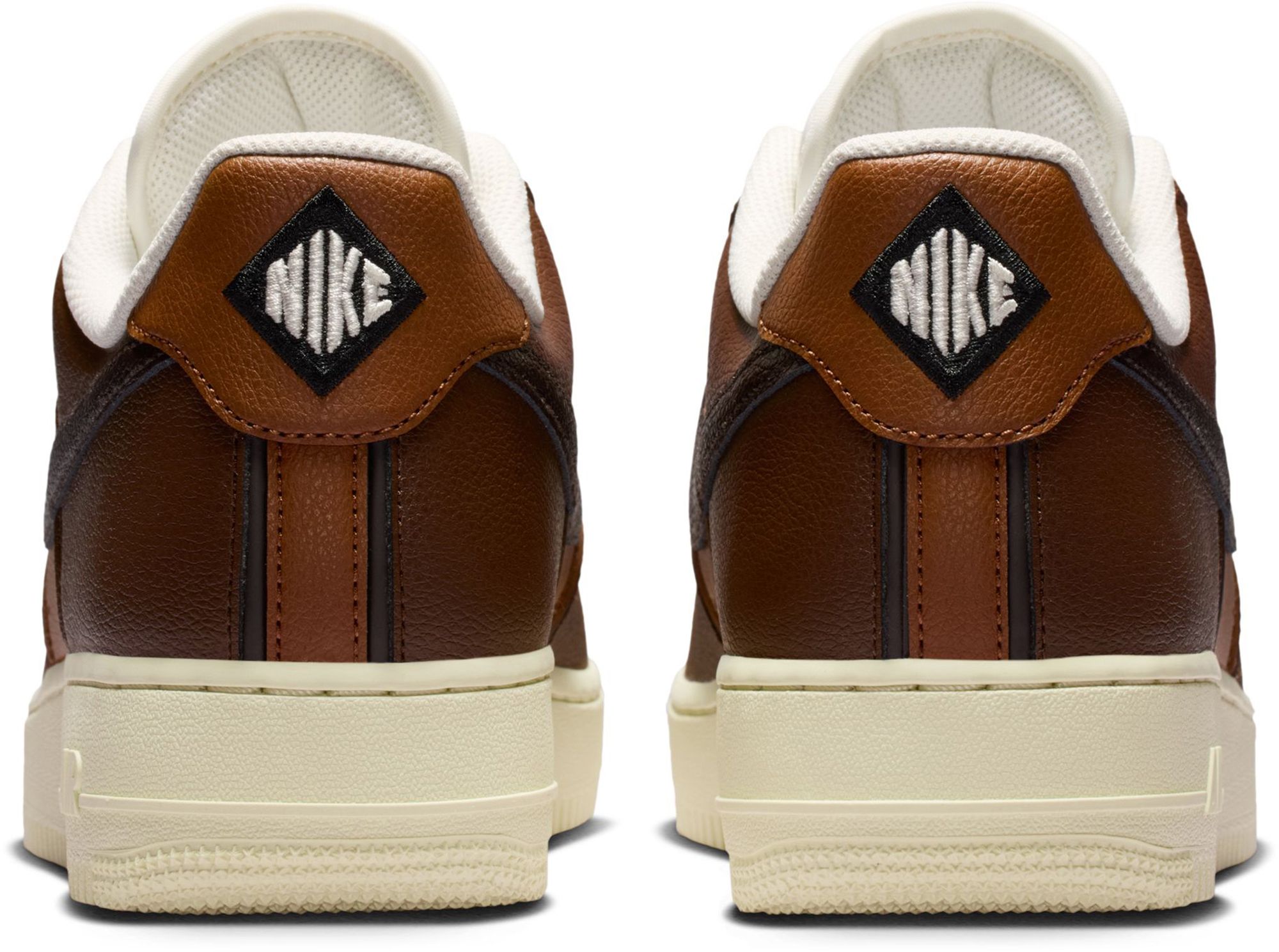 Nike Men's Air Force 1 '07 LV8 Shoes product image
