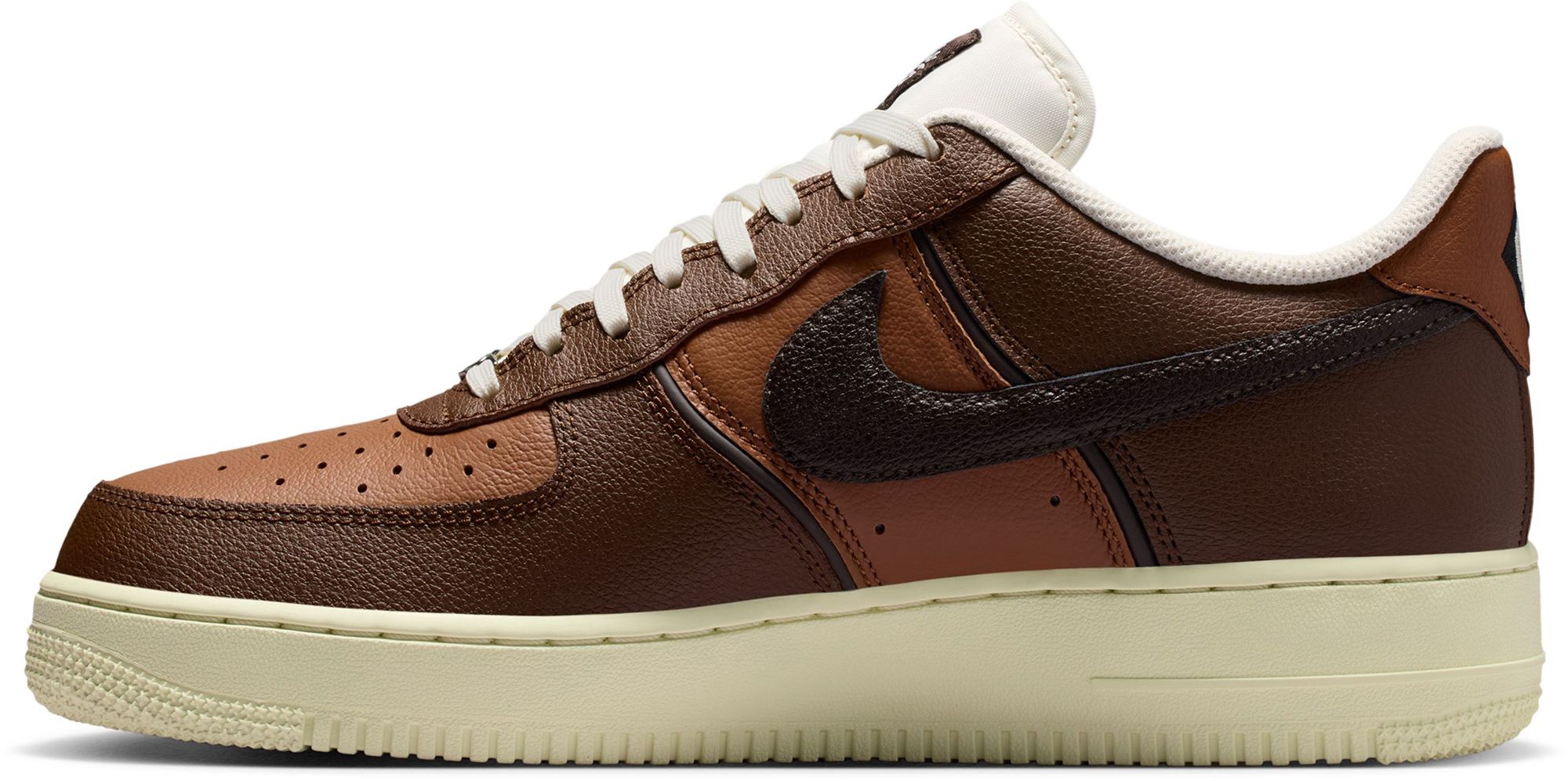 Nike Men's Air Force 1 '07 LV8 Shoes product image