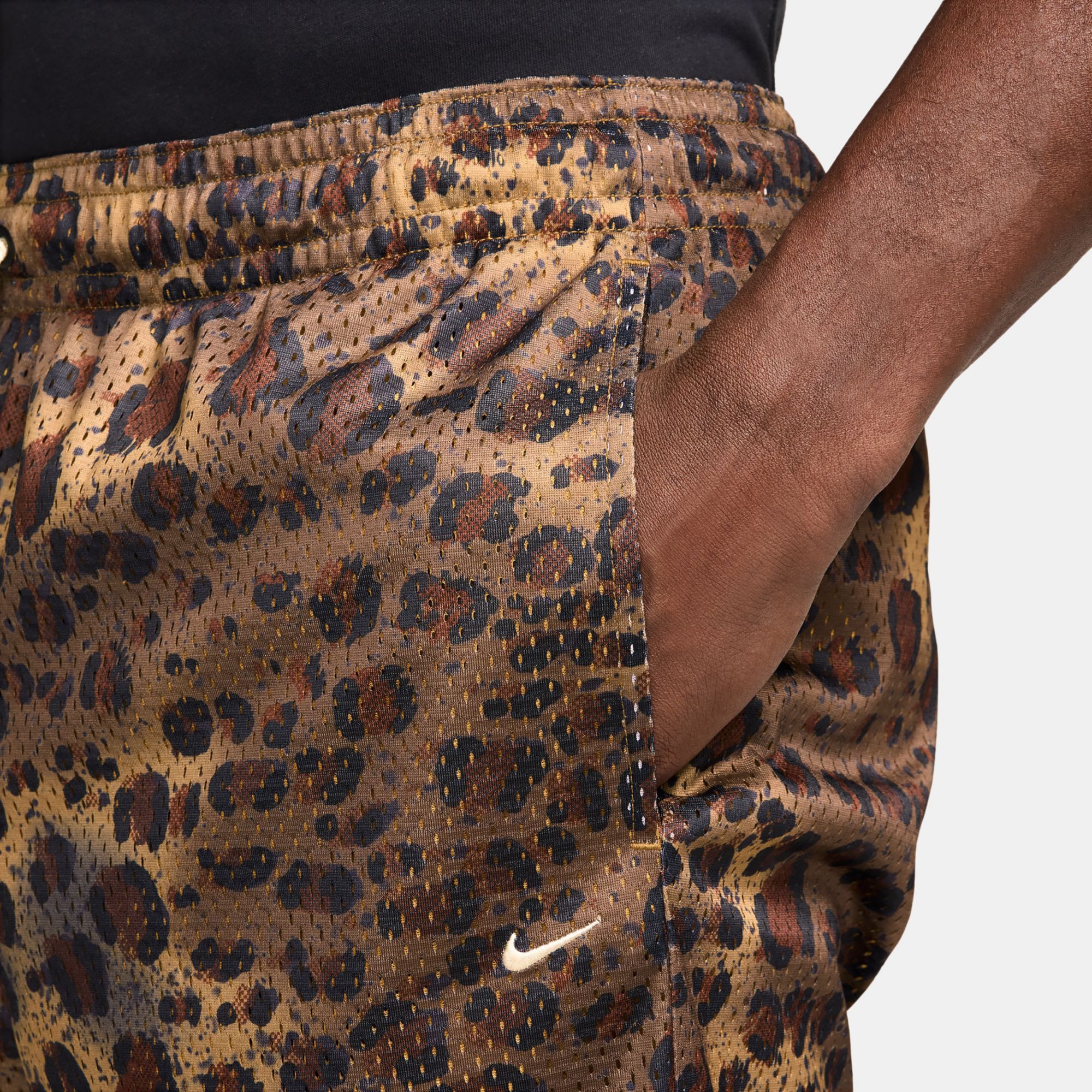 Nike Men's Dri-FIT Standard Issue Spotted 5'' Mesh Basketball Practice Short product image