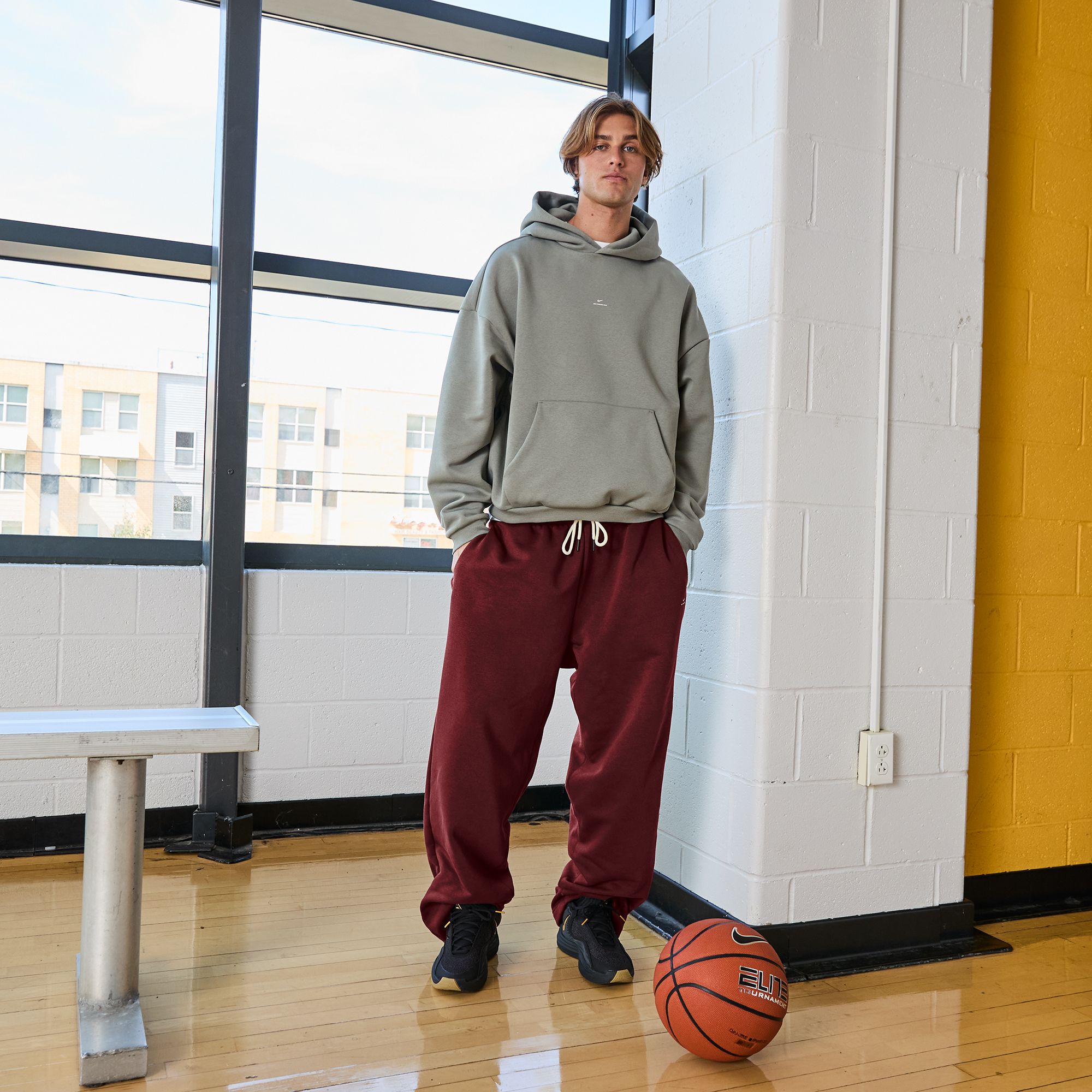 Nike Men's Therma-FIT Standard Issue Brushed Hoodie product image