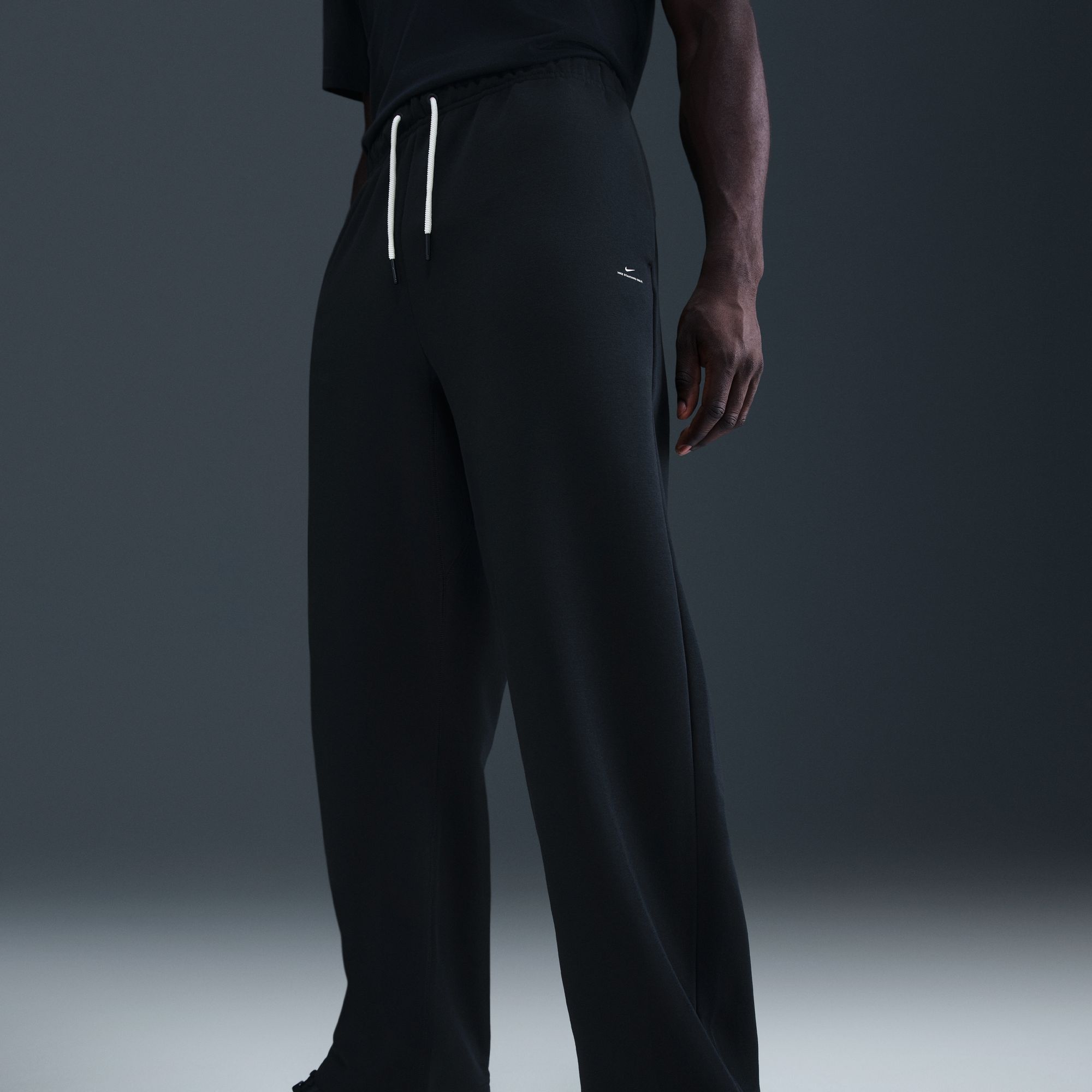 Nike Men's Therma-FIT Standard Issue Brushed Open Hem Pants product image