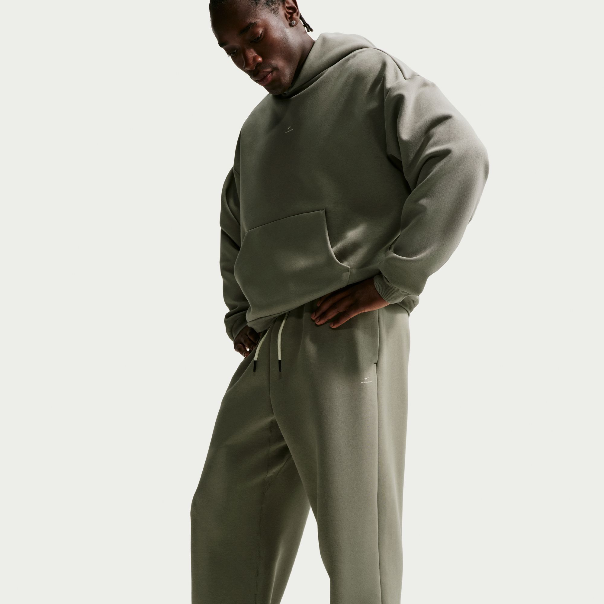 Nike Men's Therma-FIT Standard Issue Brushed Open Hem Pants product image