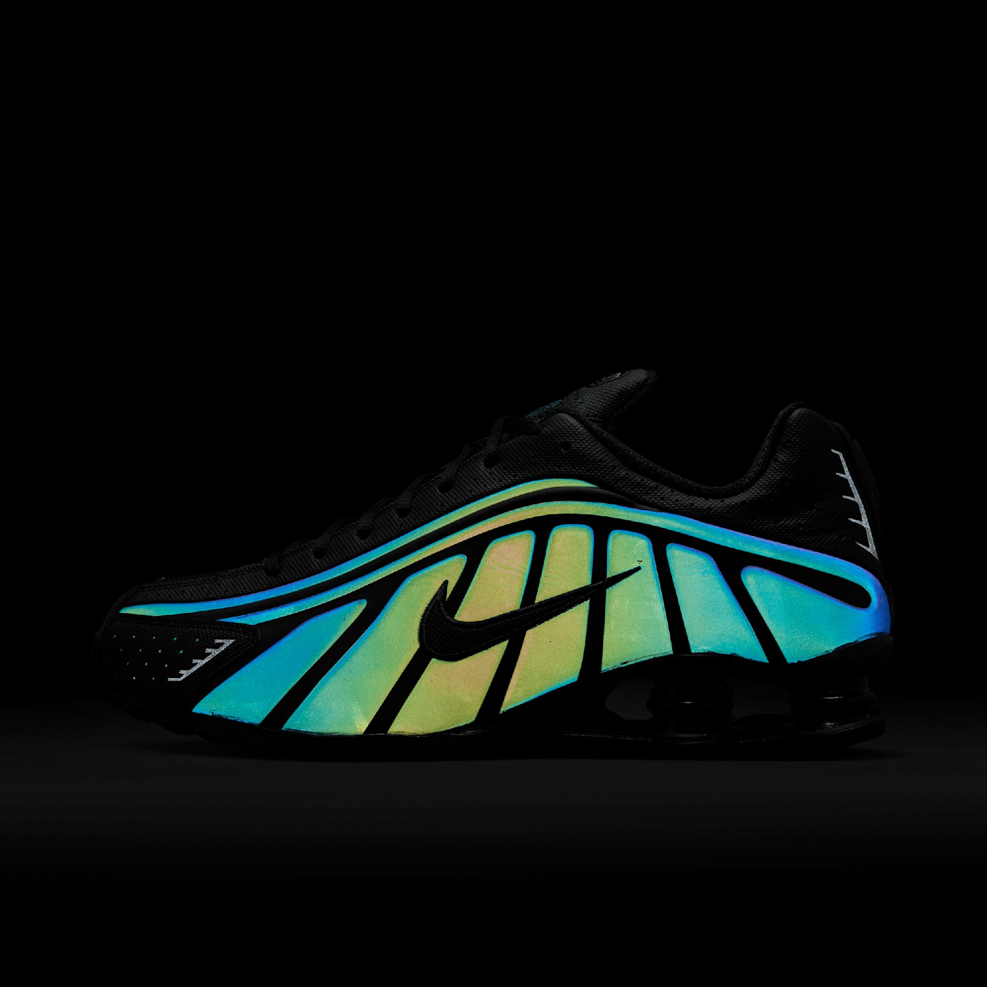 Nike Men's Shox R4 SE Shoes product image