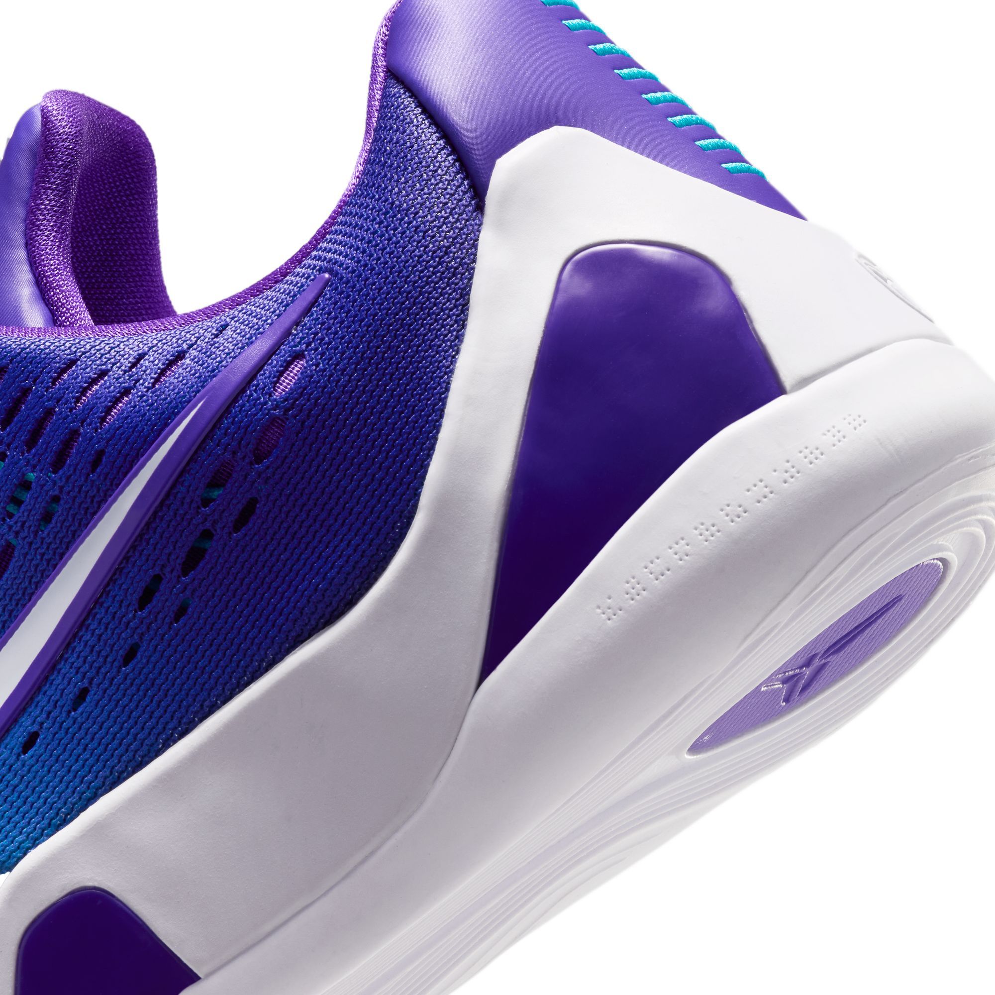 Nike Kids' Grade School Kobe IX Low EM 'Charlotte' Basketball Shoes product image