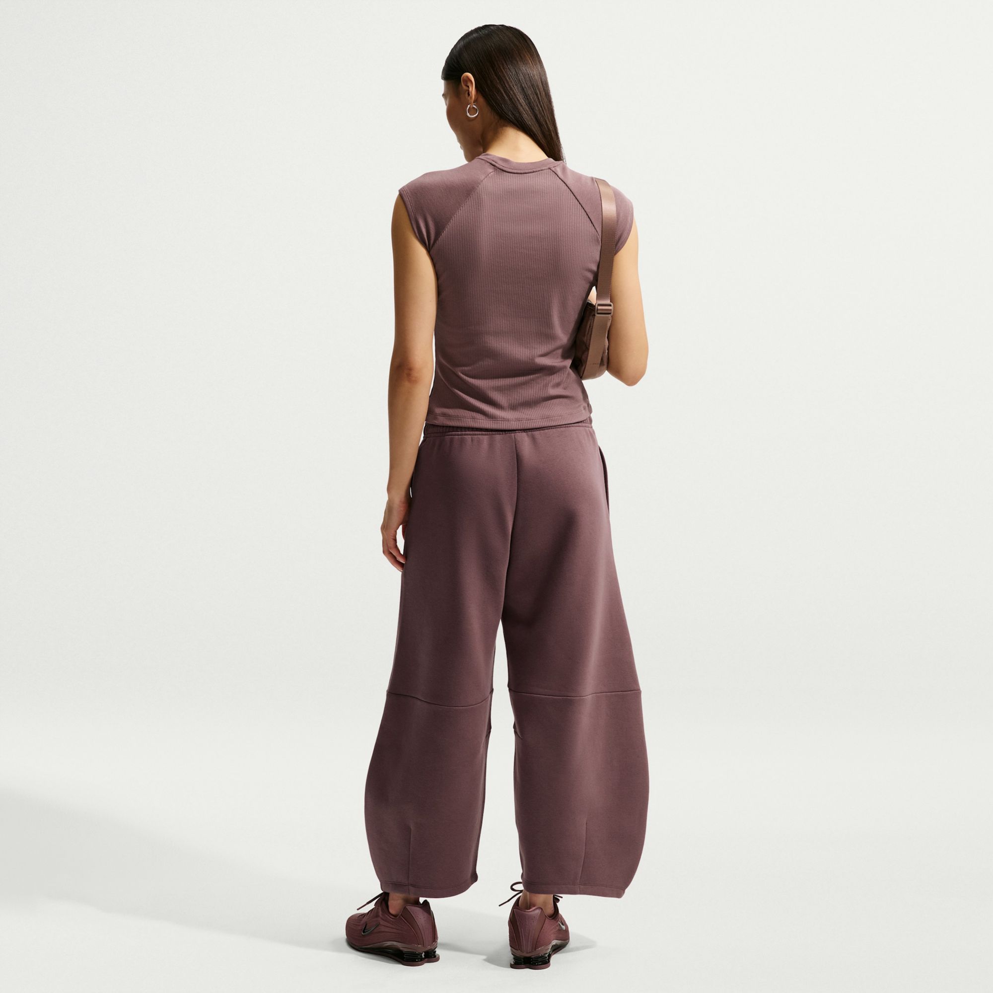 Nike Women's Sportswear Phoenix Fleece Loose Mid-Rise Barrel Pants product image