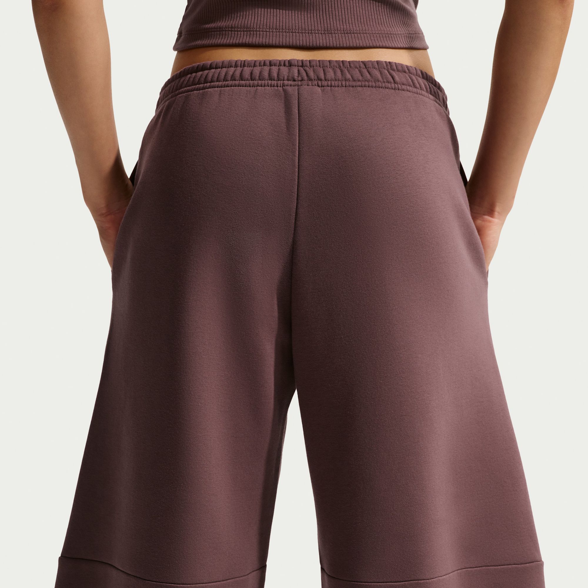 Nike Women's Sportswear Phoenix Fleece Loose Mid-Rise Barrel Pants product image