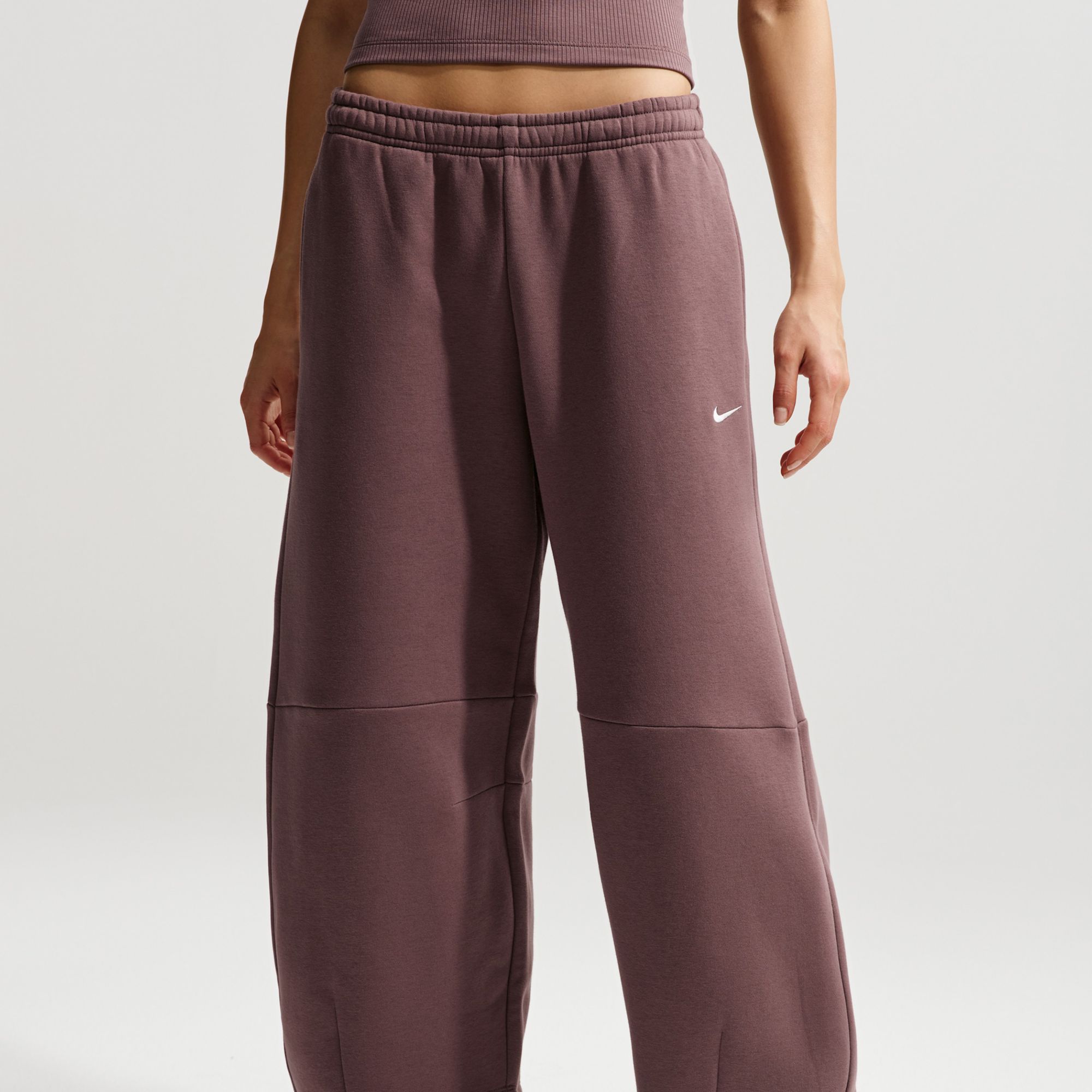 Nike Women's Sportswear Phoenix Fleece Loose Mid-Rise Barrel Pants product image