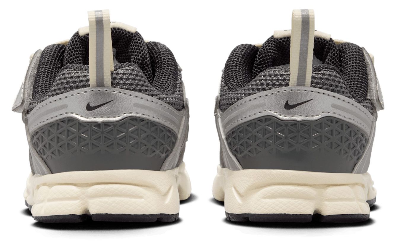 Nike Toddler Vomero 5 Shoes product image