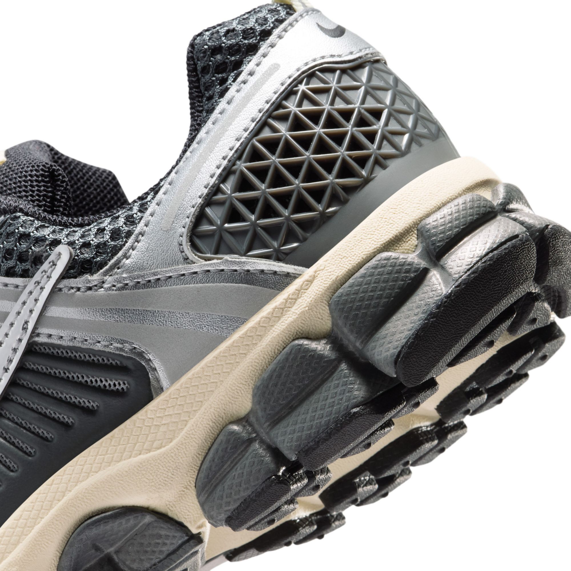 Nike Kids' Grade School Vomero 5 Shoes product image