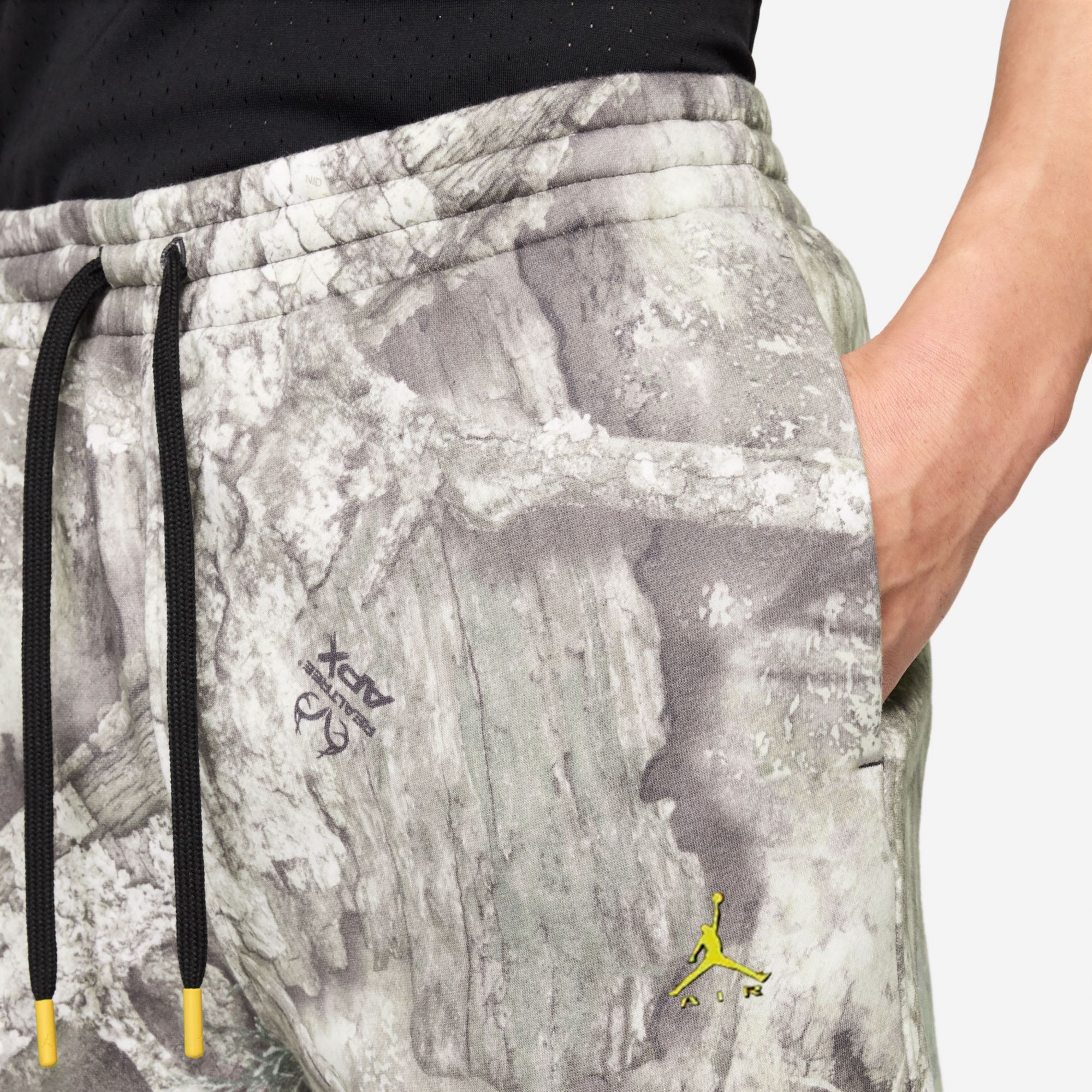 Jordan Men's Brooklyn Realtree Fleece Open-Hem Pants product image