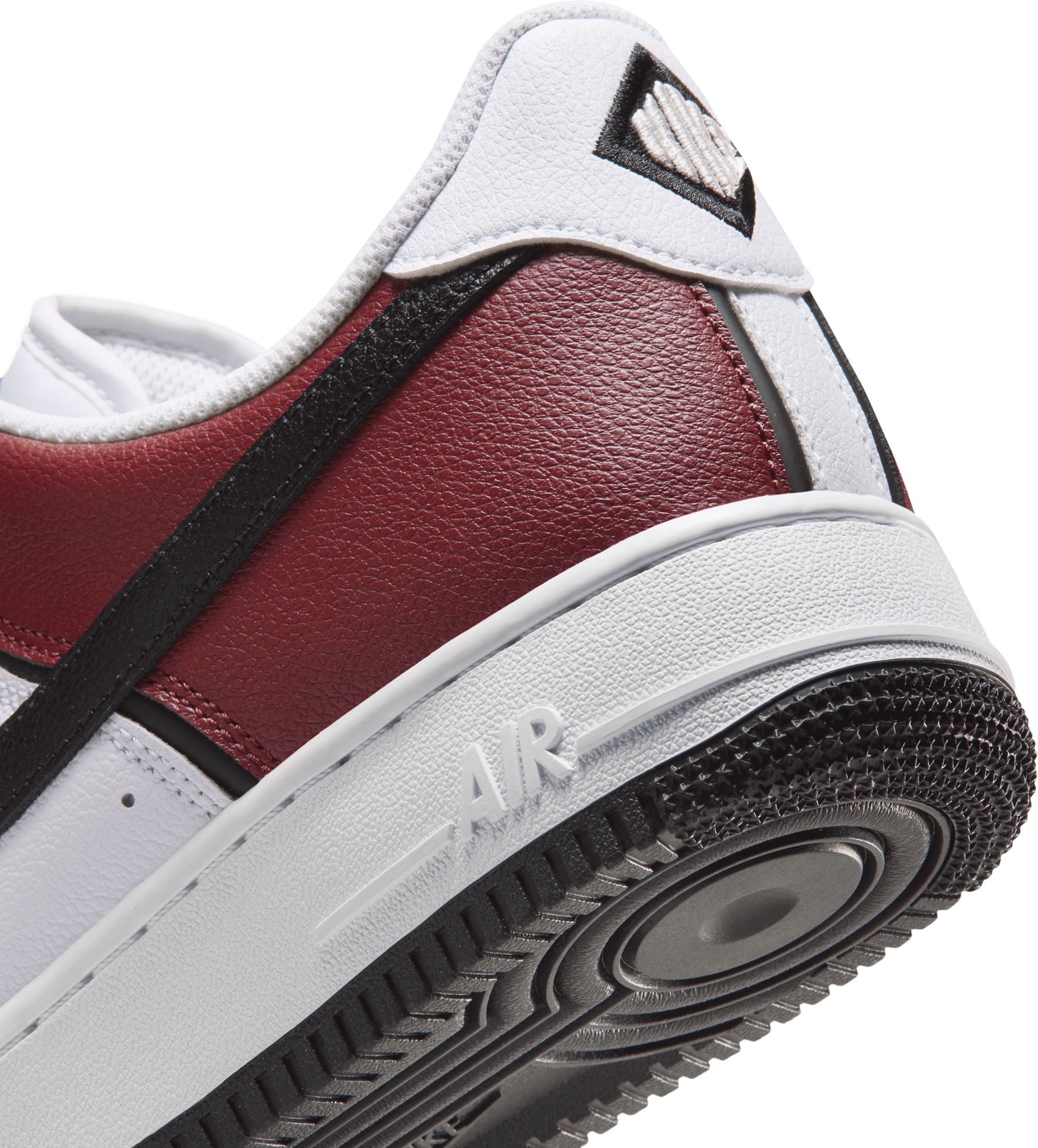 Nike Men's Air Force 1 '07 LV8 Shoes product image