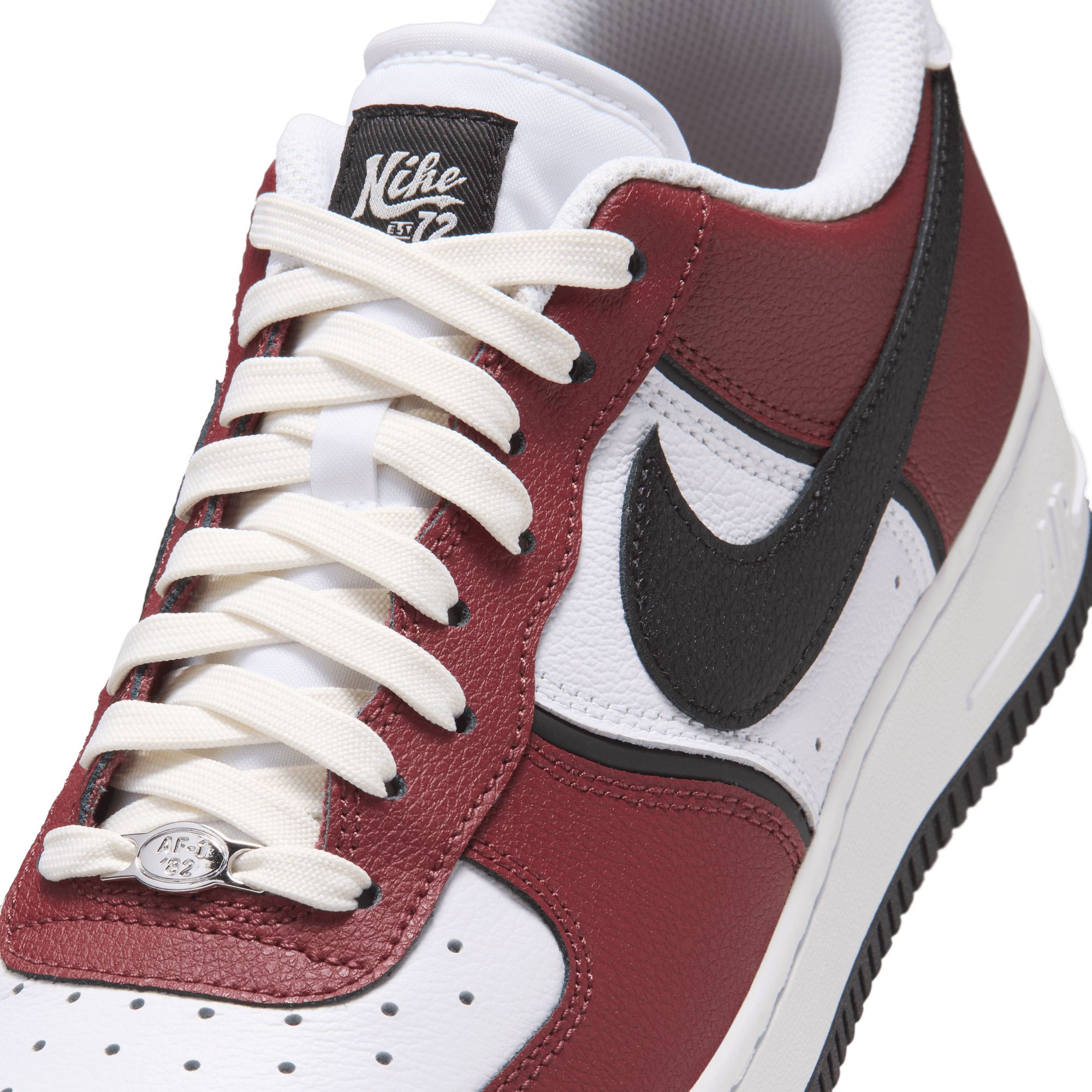 Nike Men's Air Force 1 '07 LV8 Shoes product image