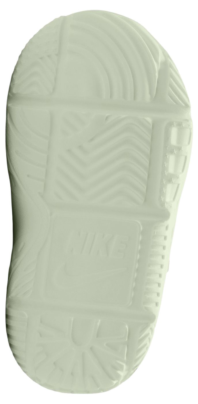 Nike Toddler Hustle D12 Basketball Shoes product image